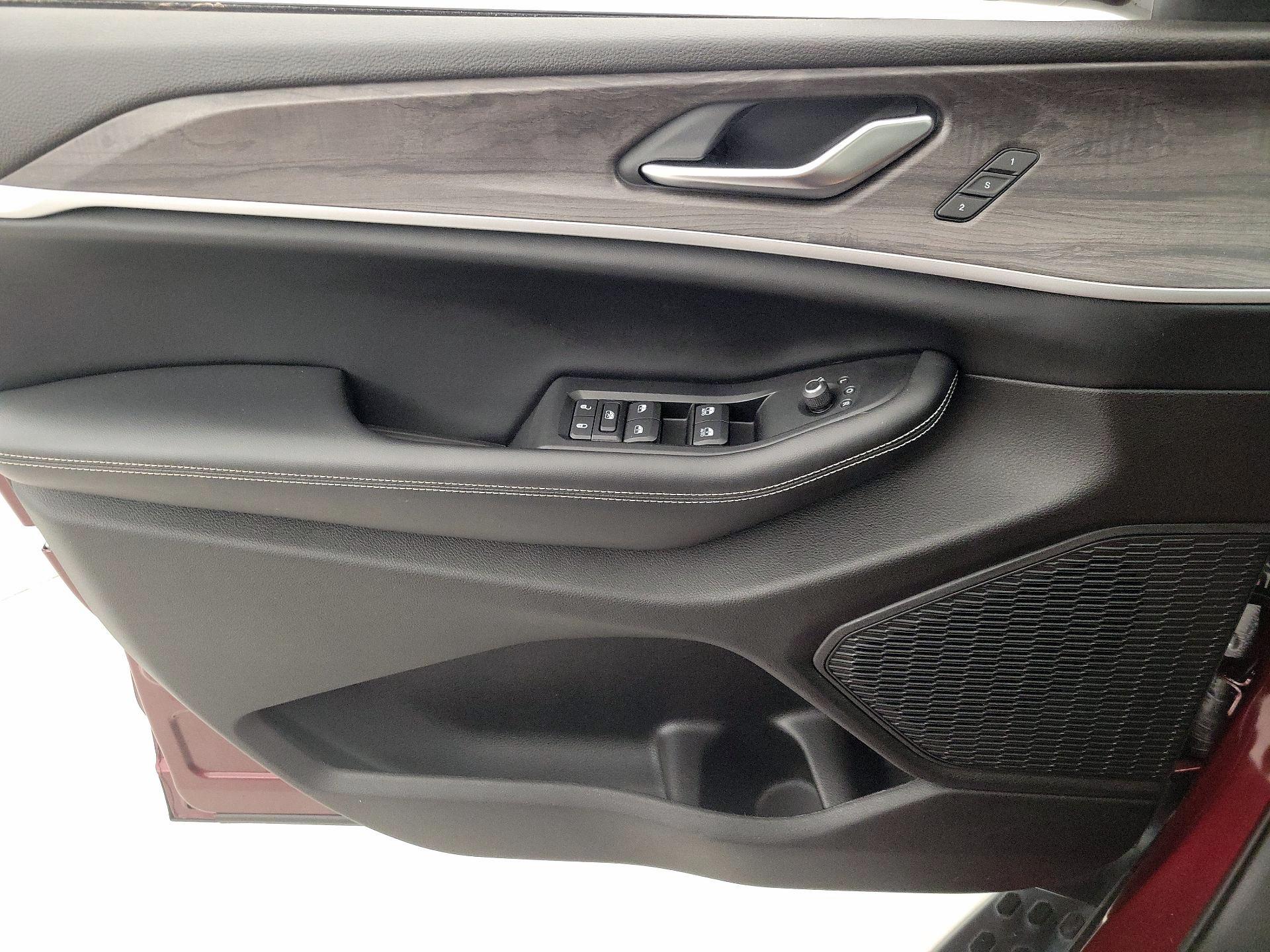 Thumbnail: 2023 Jeep Grand Cherokee - 12