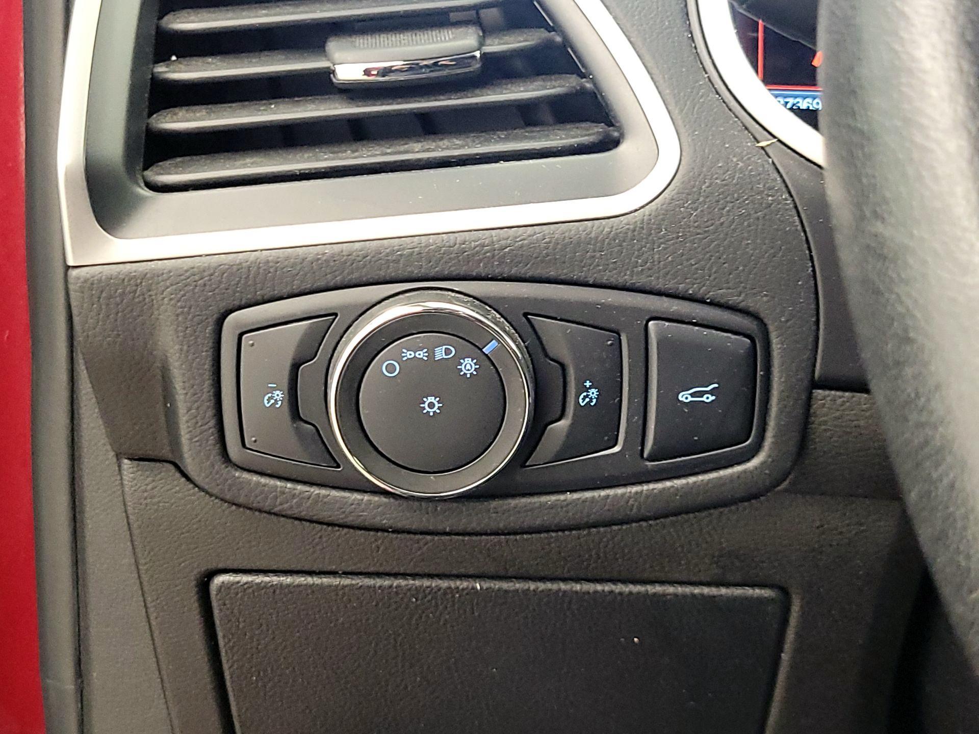 Thumbnail: 2018 Ford Edge - 13