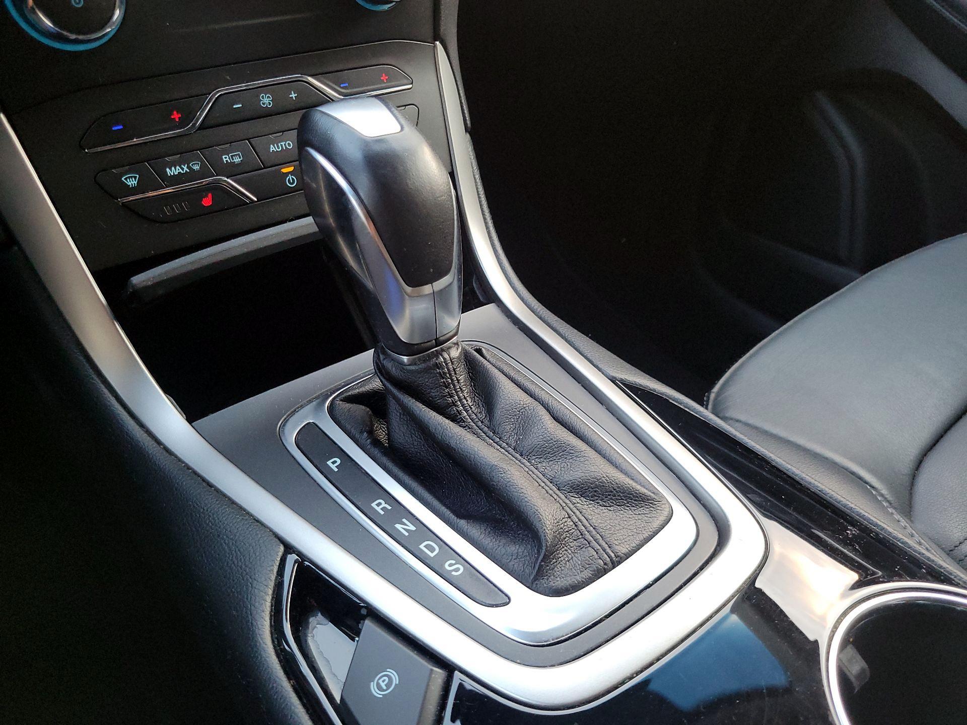 Thumbnail: 2018 Ford Edge - 18