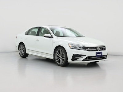 White 2019 Volkswagen Passat SE R-Line