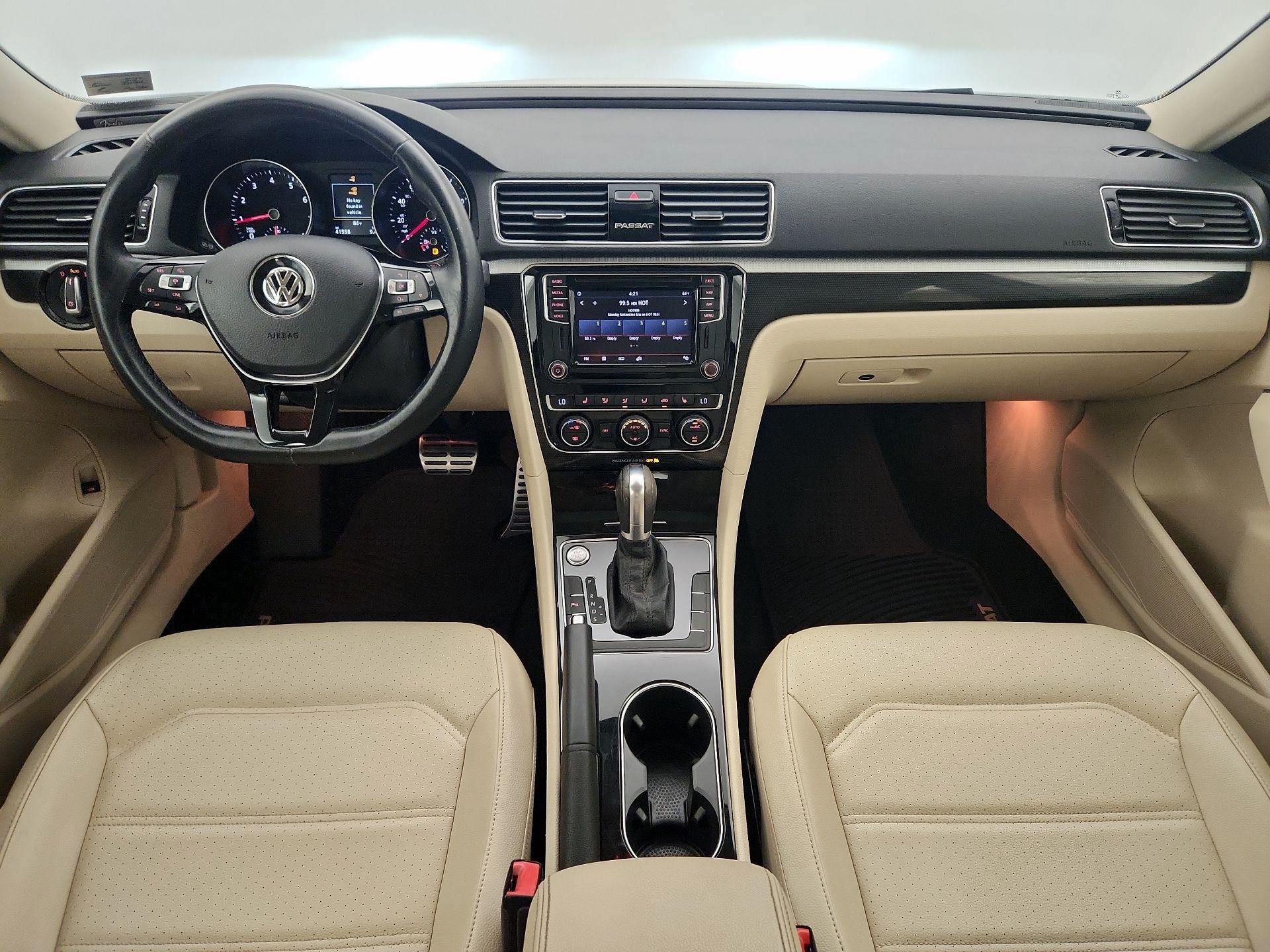 Thumbnail: 2019 Volkswagen Passat - 9