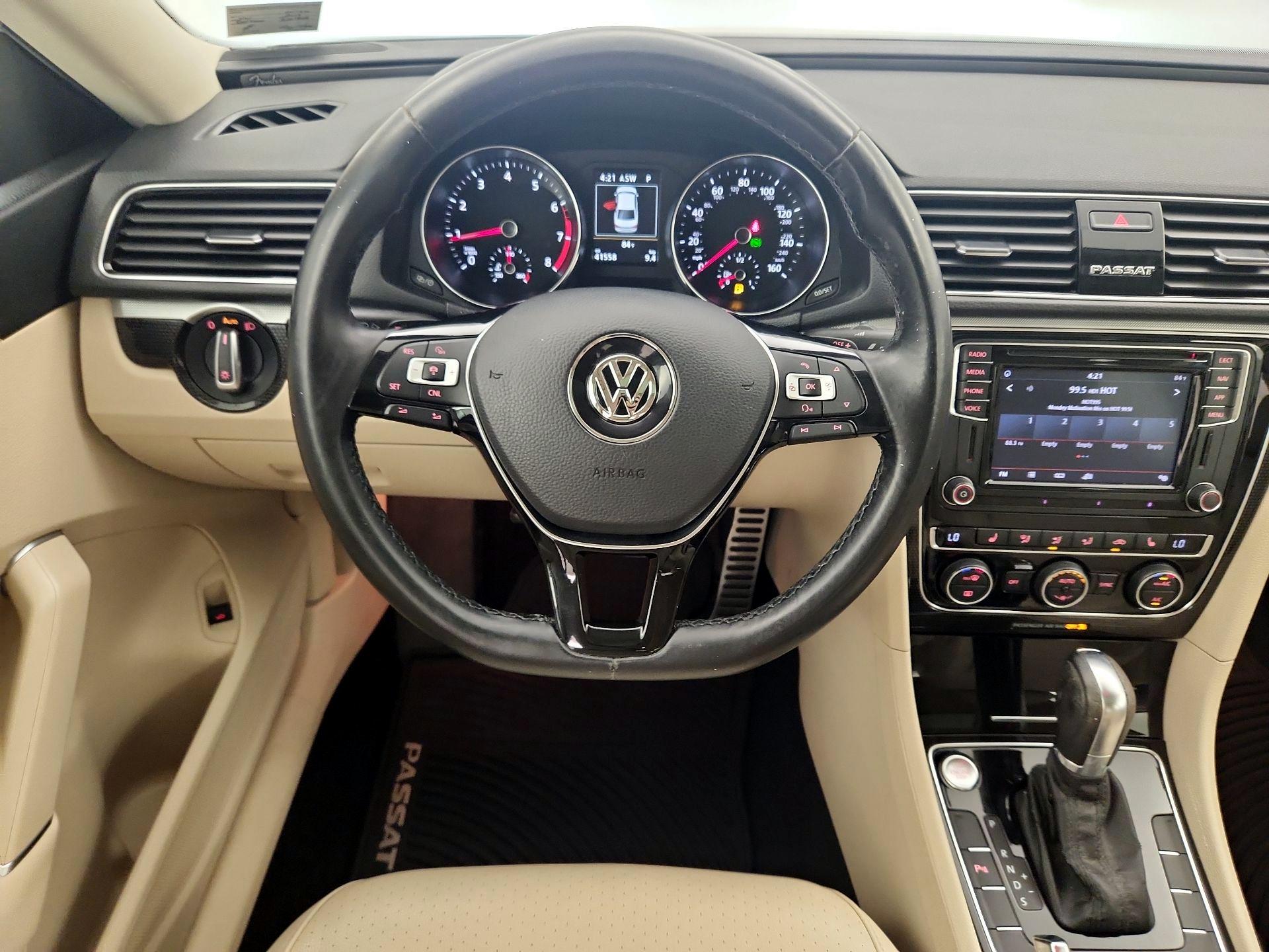 Thumbnail: 2019 Volkswagen Passat - 10