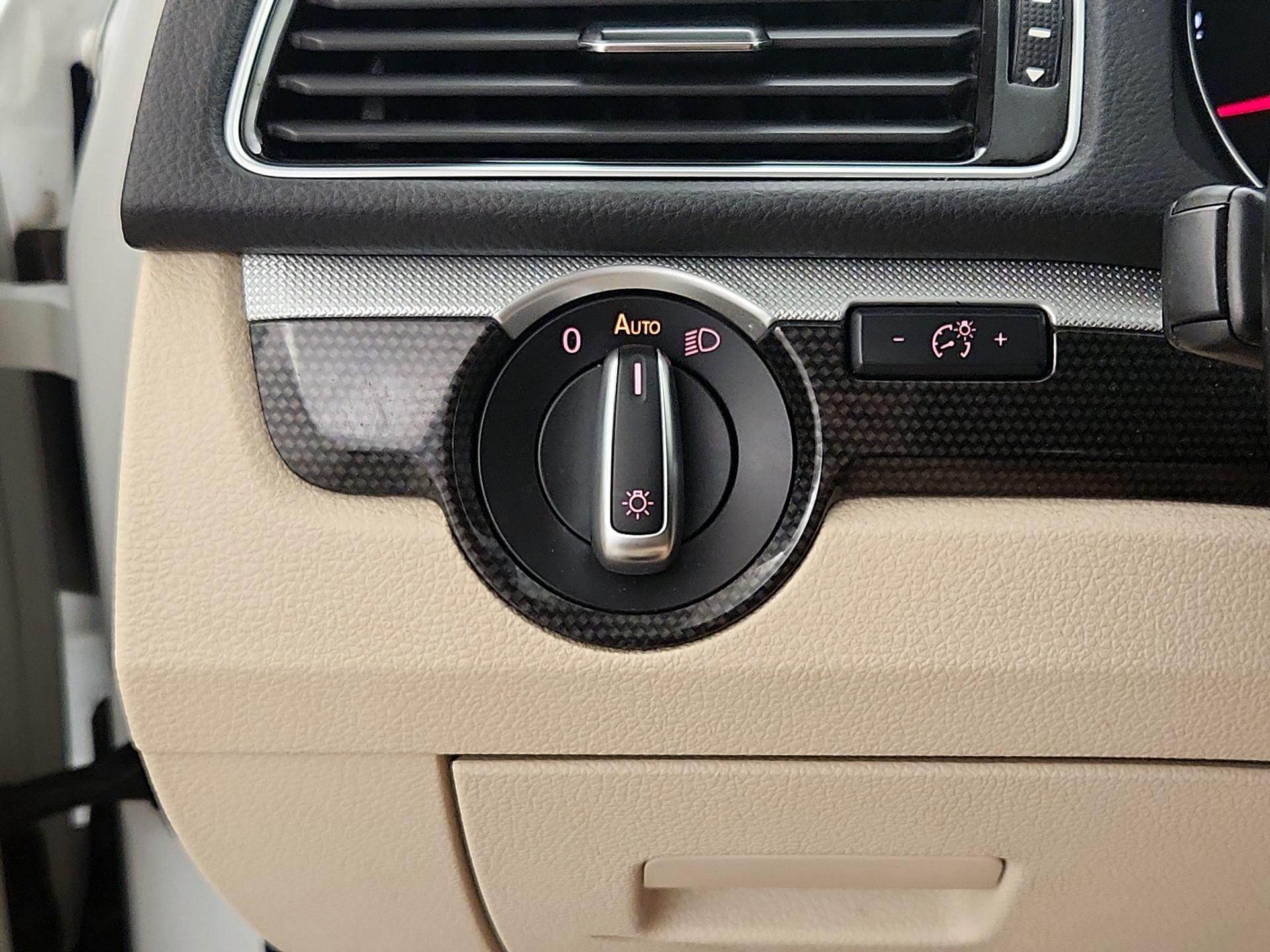 Thumbnail: 2019 Volkswagen Passat - 13