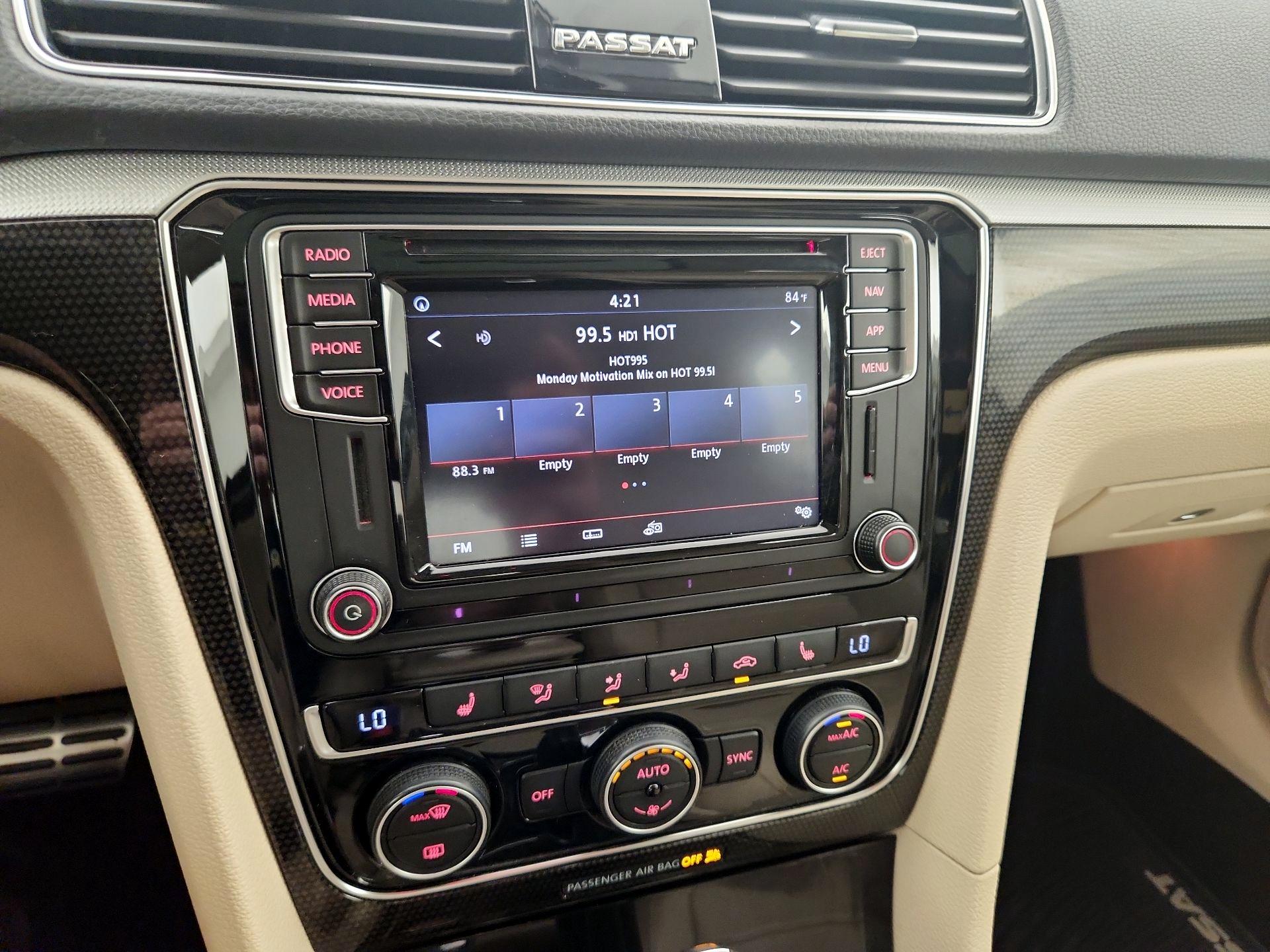 Thumbnail: 2019 Volkswagen Passat - 15