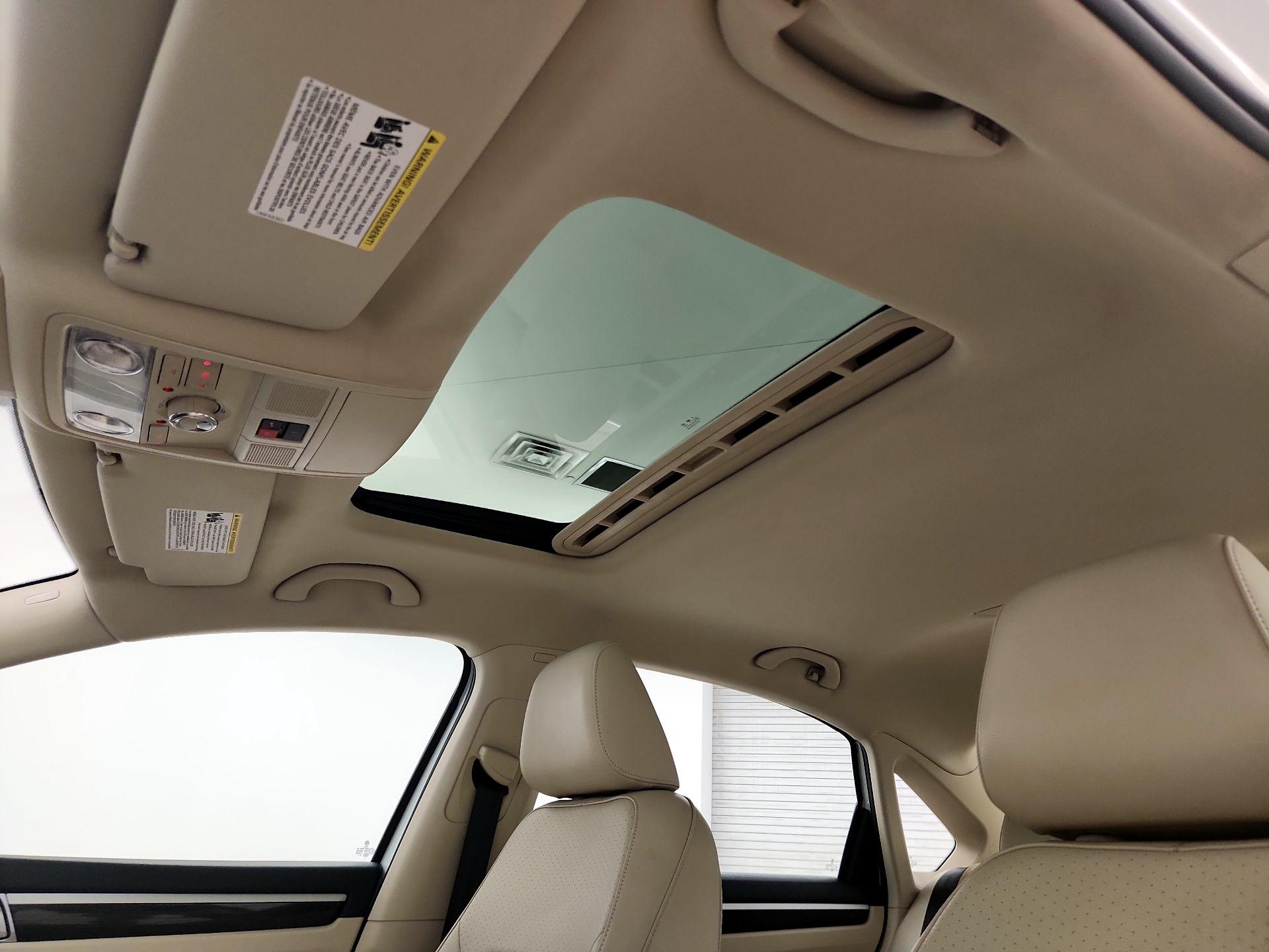 Thumbnail: 2019 Volkswagen Passat - 19
