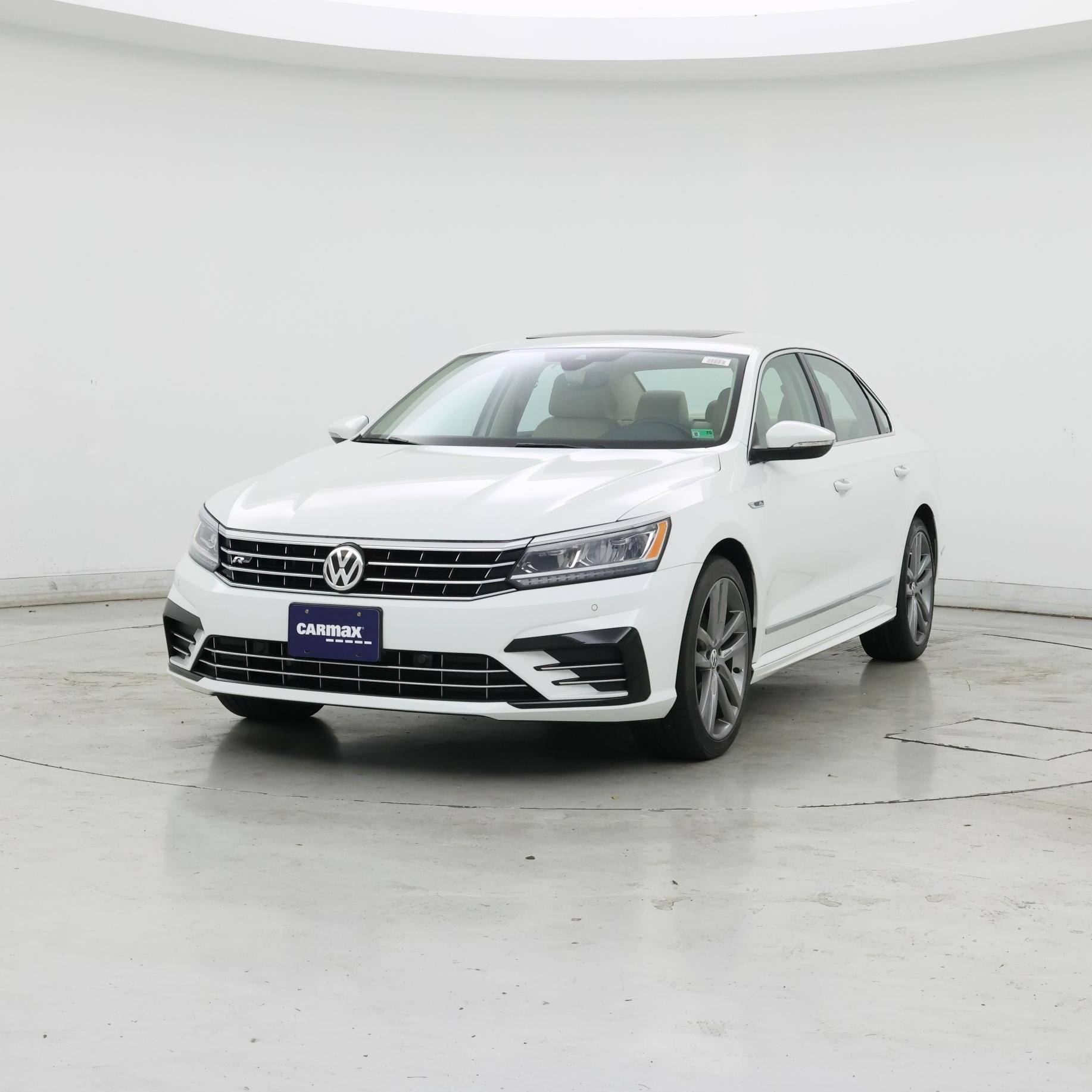 Thumbnail: 2019 Volkswagen Passat - 4