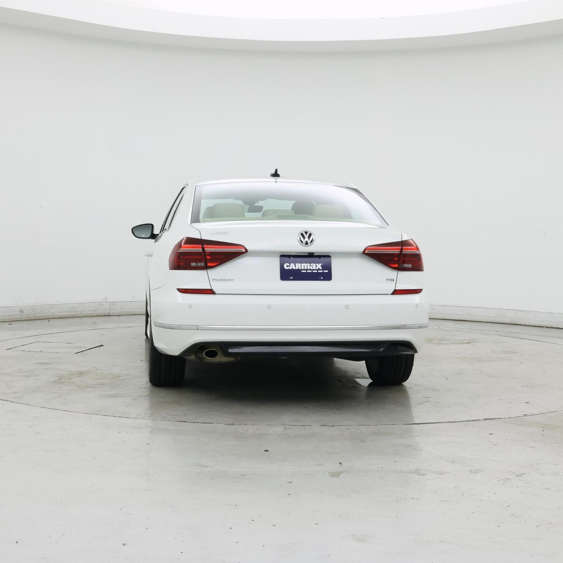 Thumbnail: 2019 Volkswagen Passat - 6