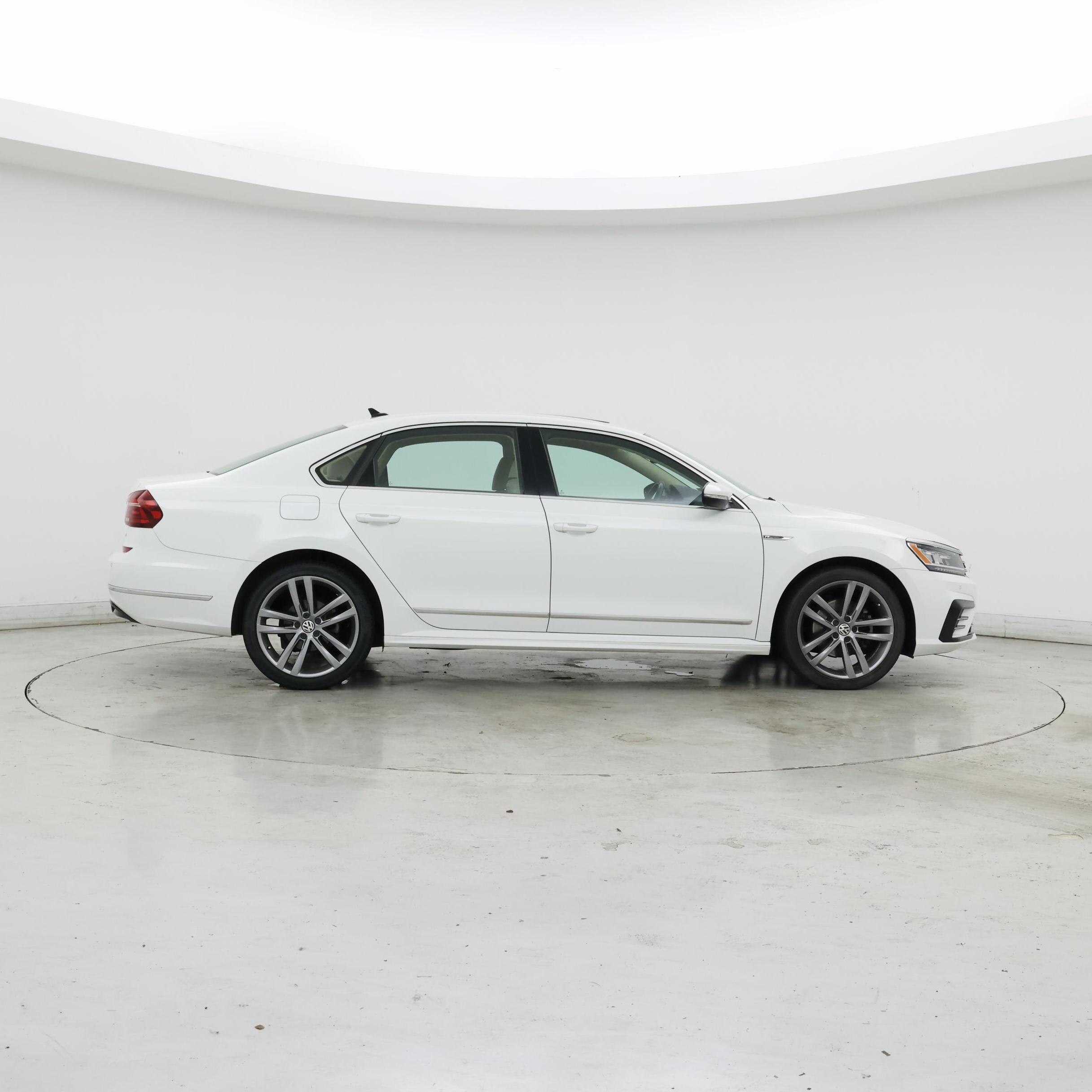 Thumbnail: 2019 Volkswagen Passat - 7