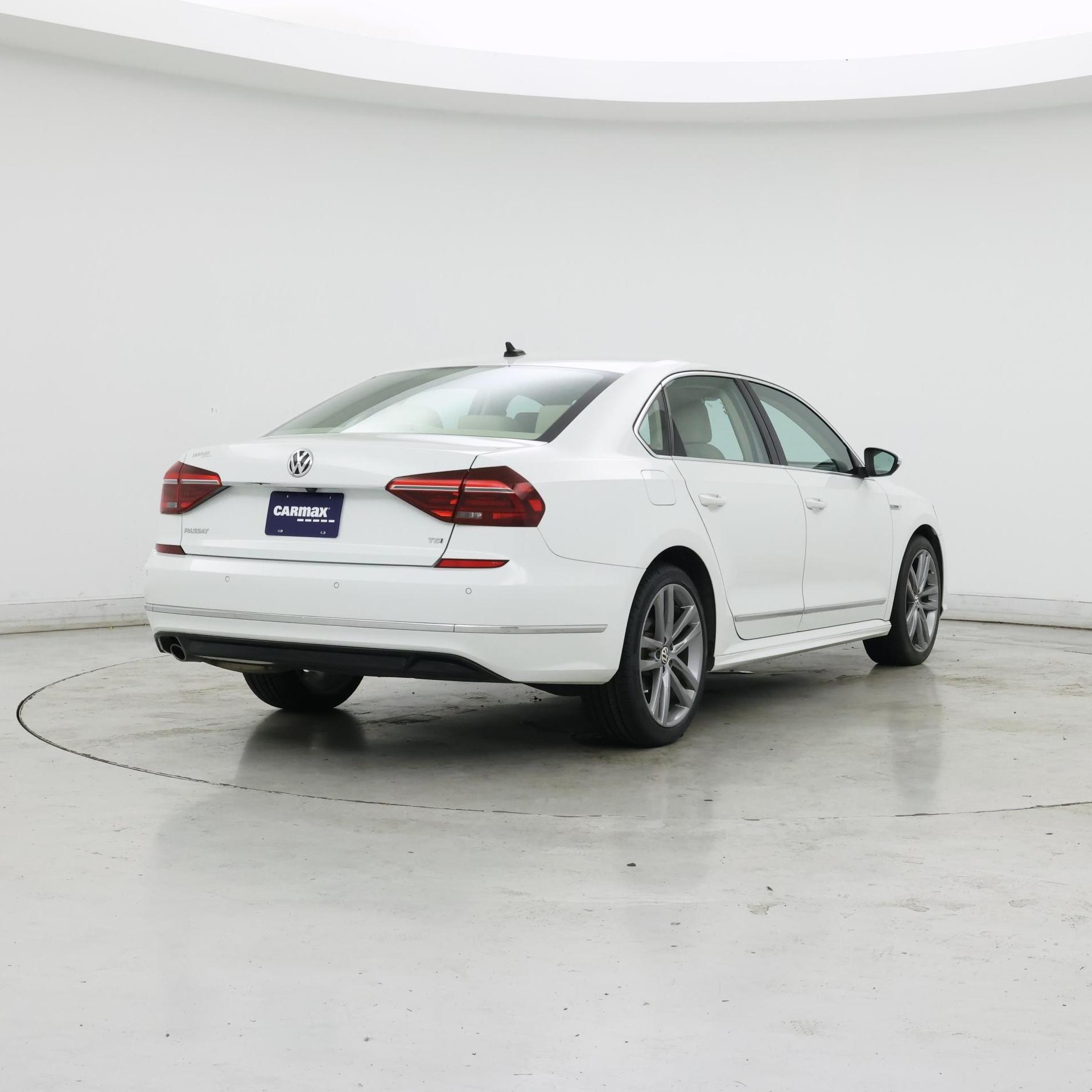 Thumbnail: 2019 Volkswagen Passat - 8