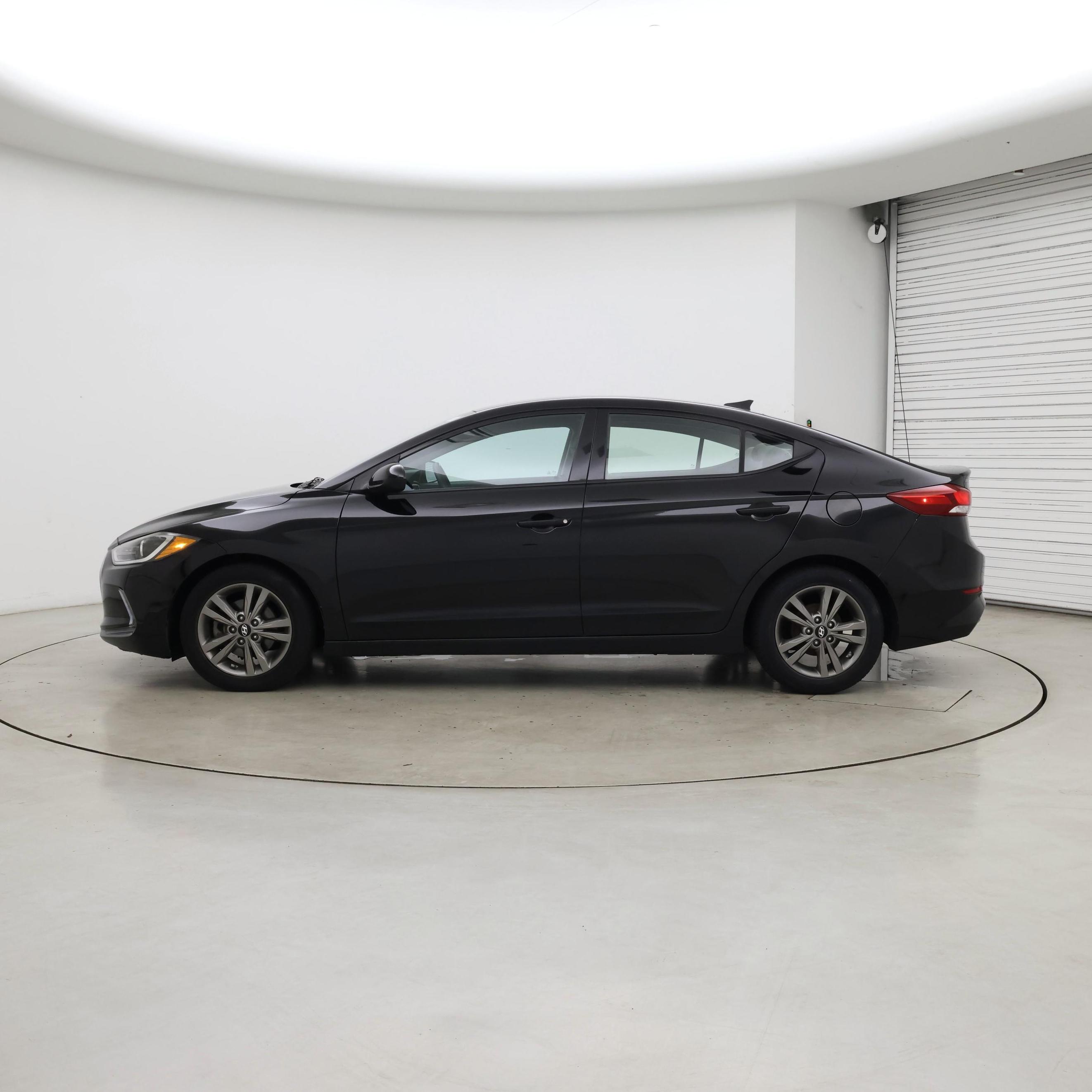 Thumbnail: 2017 Hyundai Elantra - 3