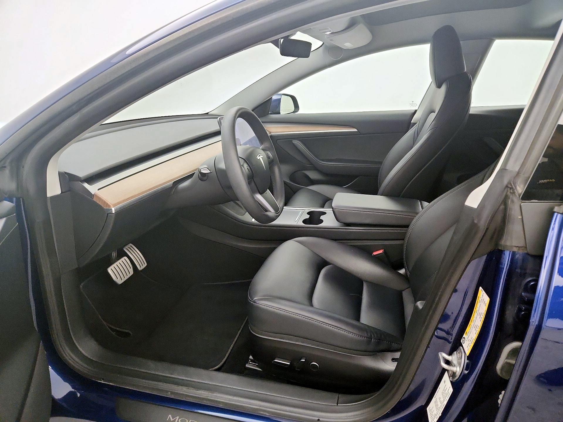 Thumbnail: 2023 Tesla Model 3 - 11