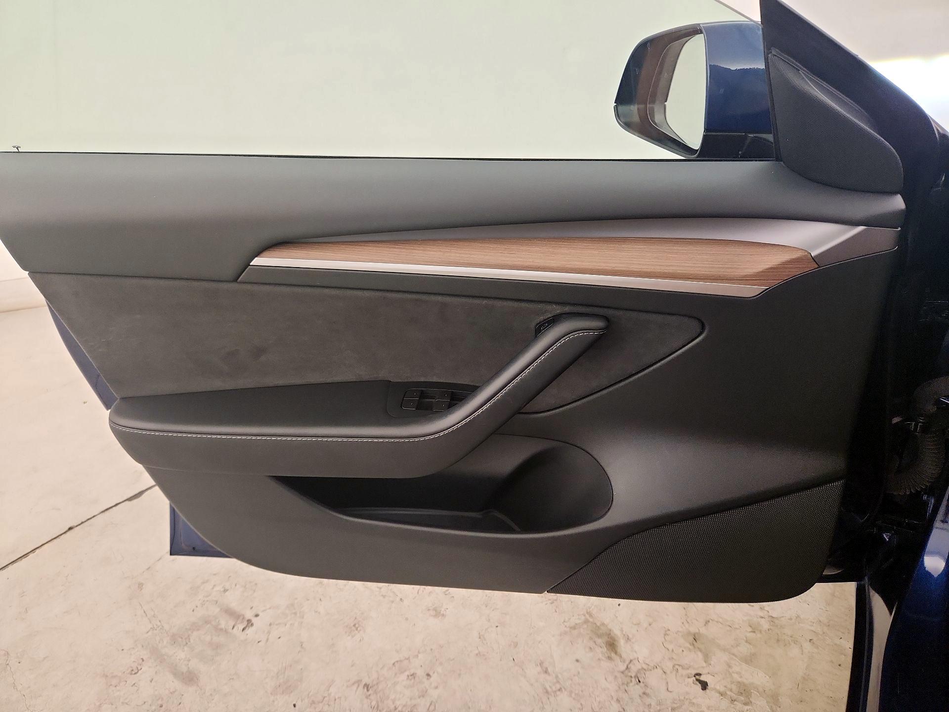 Thumbnail: 2023 Tesla Model 3 - 12