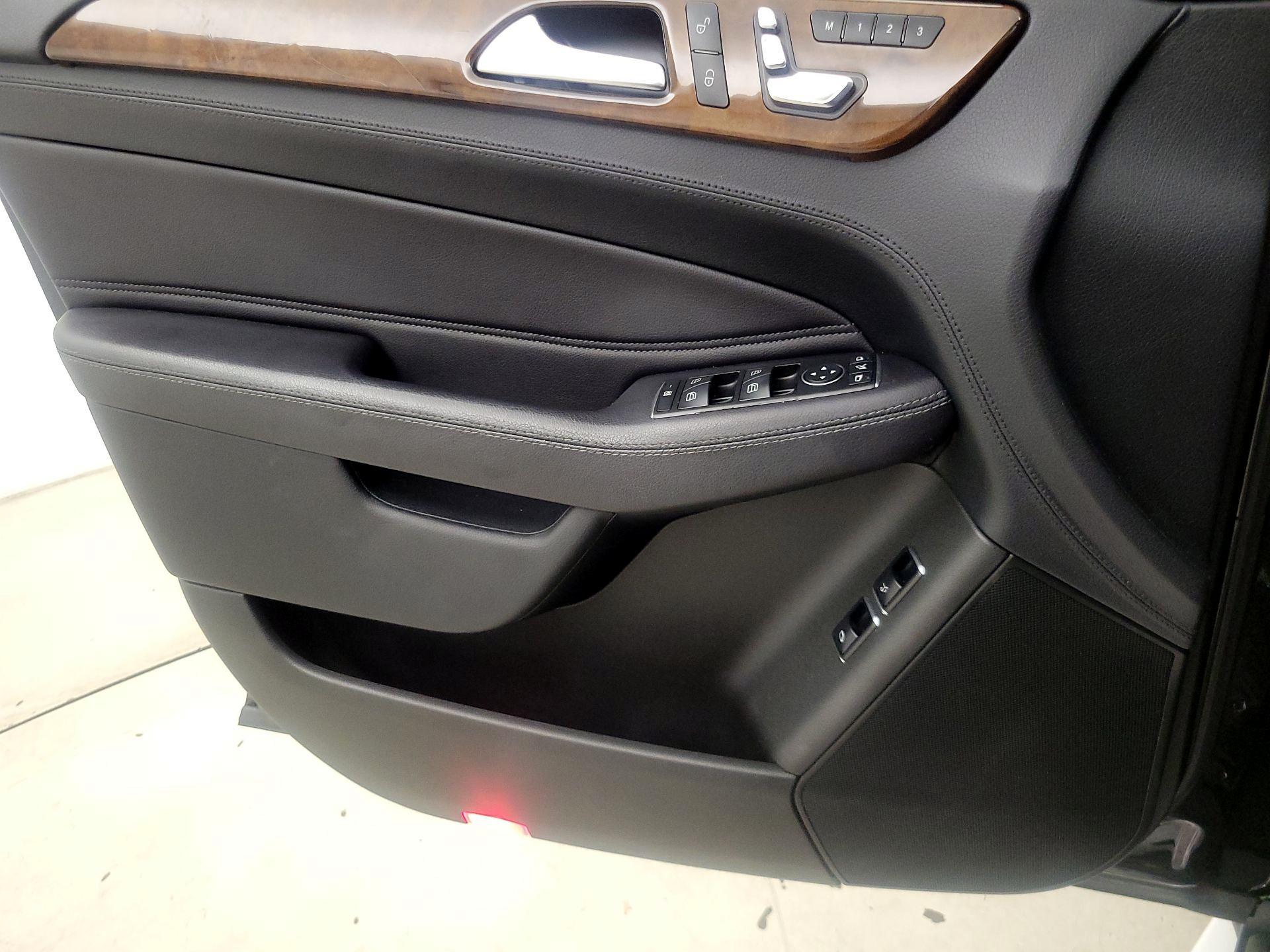Thumbnail: 2017 Mercedes-Benz GLS - 12