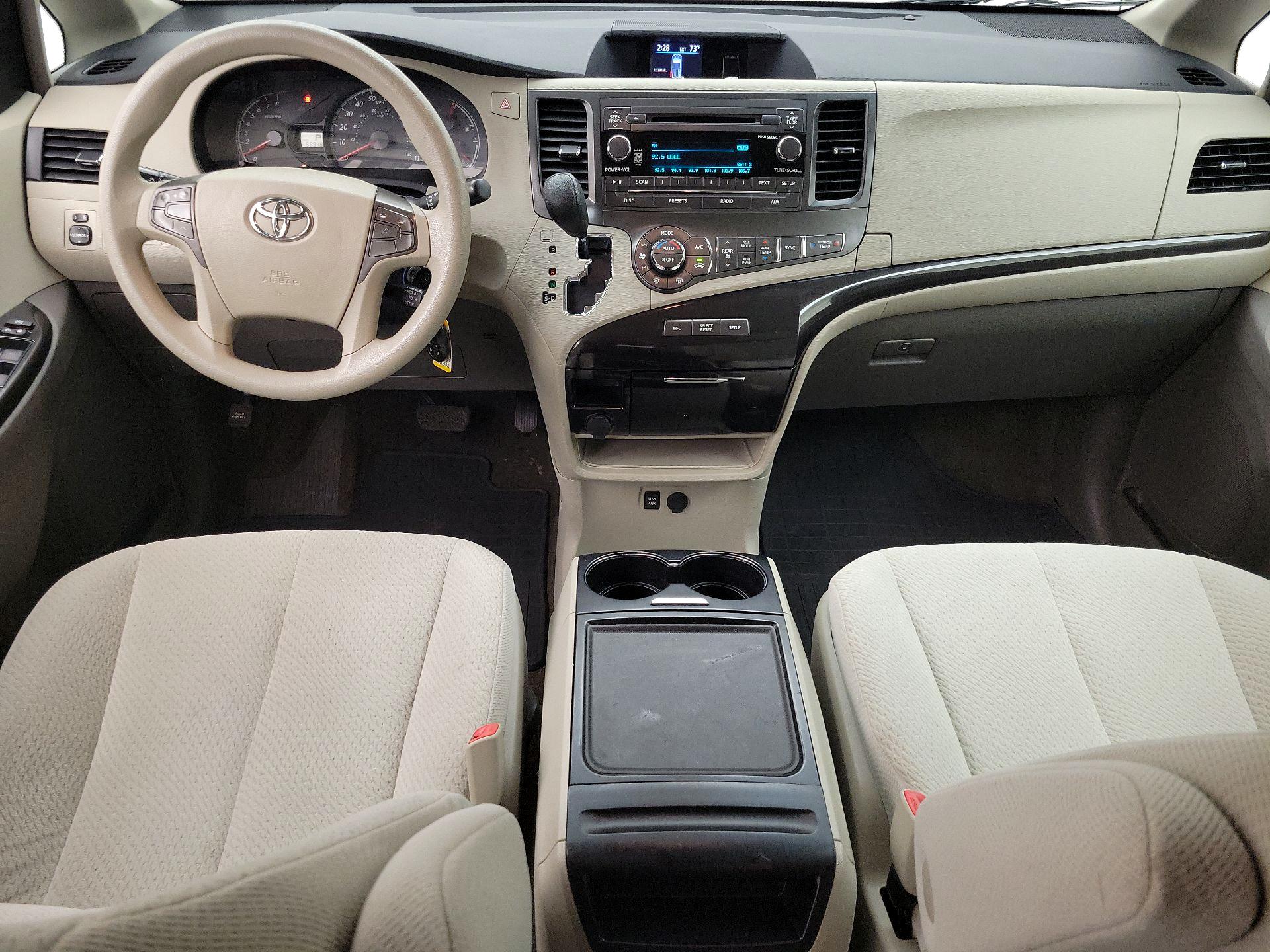 Thumbnail: 2013 Toyota Sienna - 9
