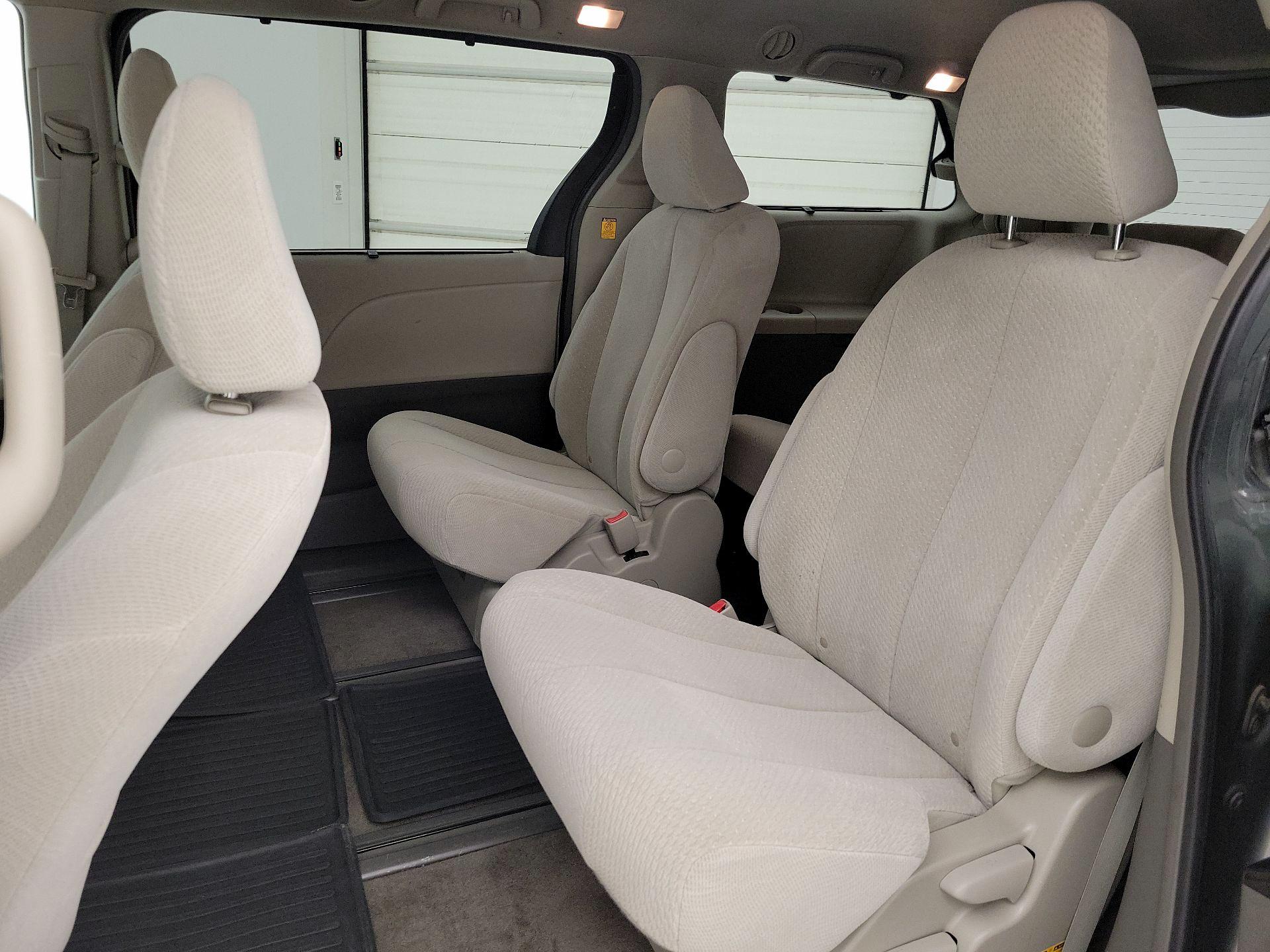 Thumbnail: 2013 Toyota Sienna - 19