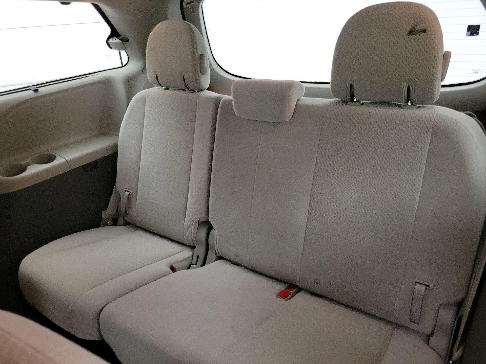 Thumbnail: 2013 Toyota Sienna - 20