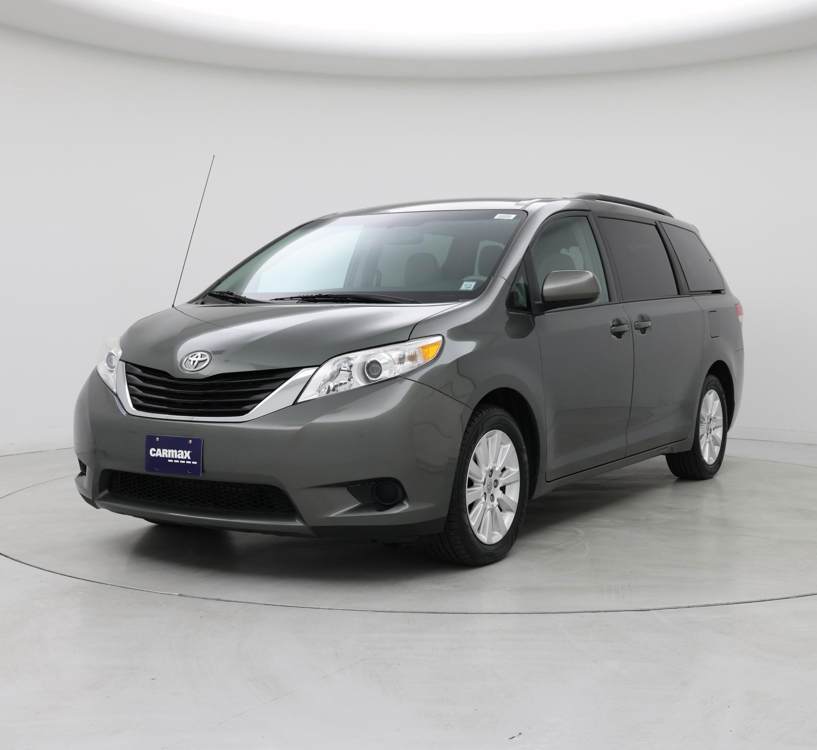 Thumbnail: 2013 Toyota Sienna - 4
