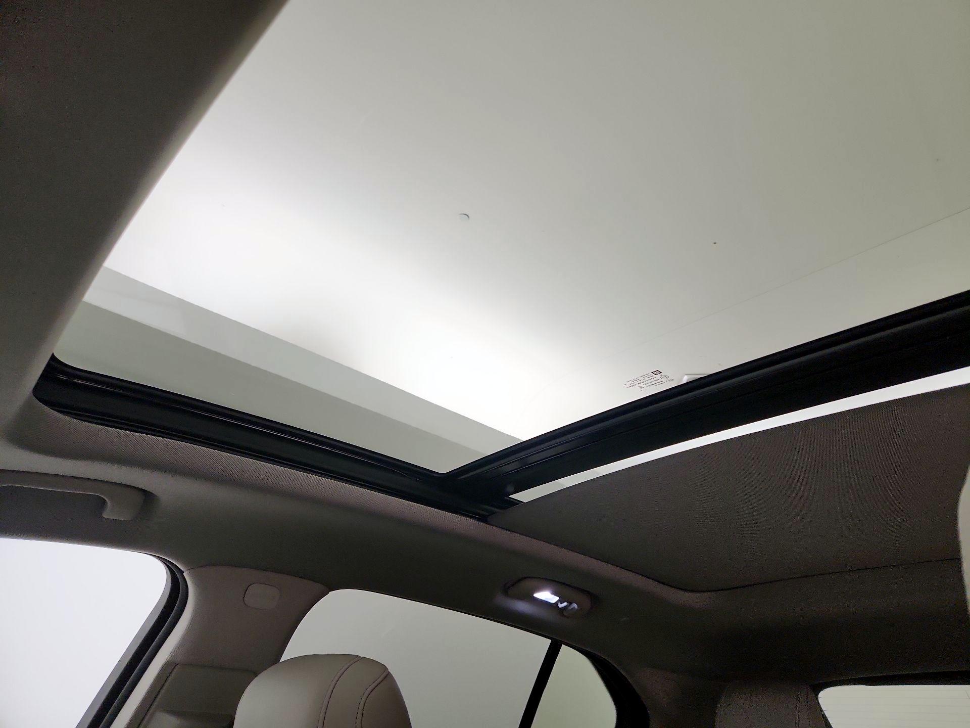 Thumbnail: 2022 Cadillac XT4 - 19