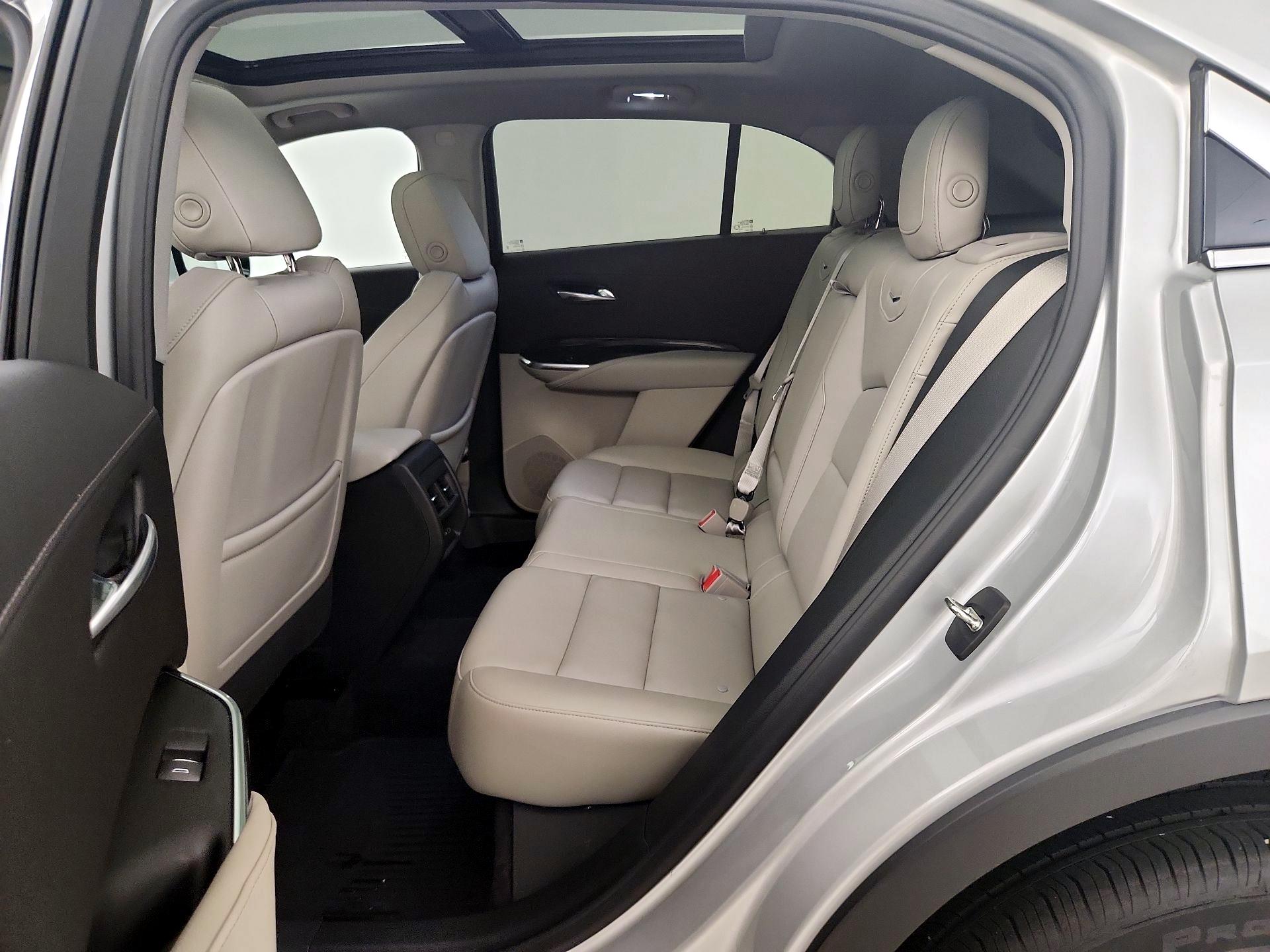 Thumbnail: 2022 Cadillac XT4 - 20