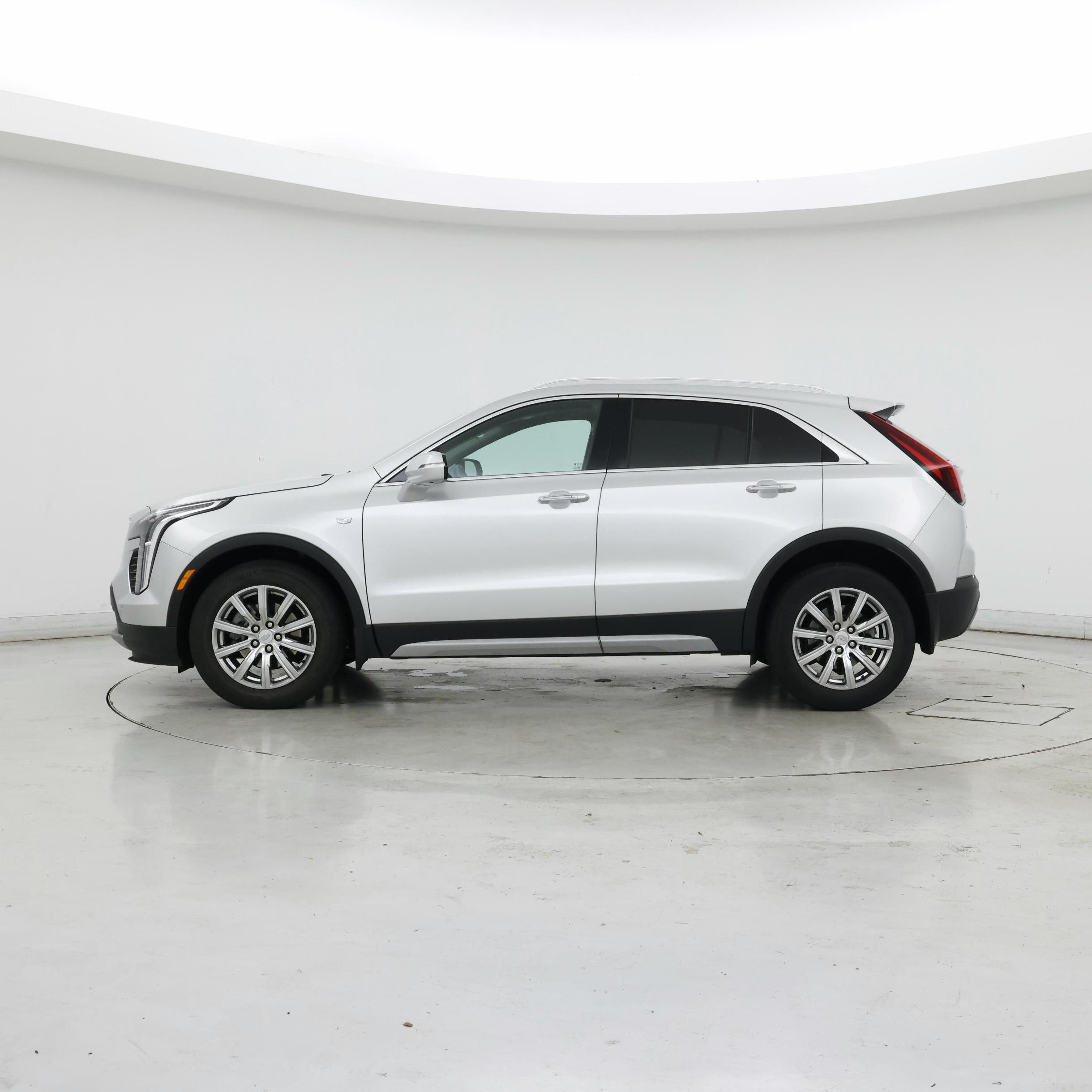 Thumbnail: 2022 Cadillac XT4 - 3