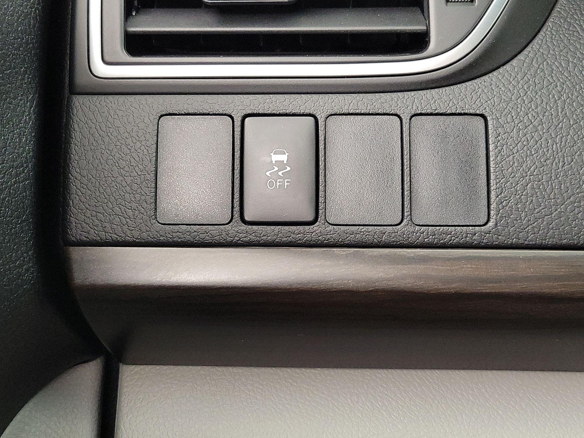 Thumbnail: 2016 Toyota Camry - 13