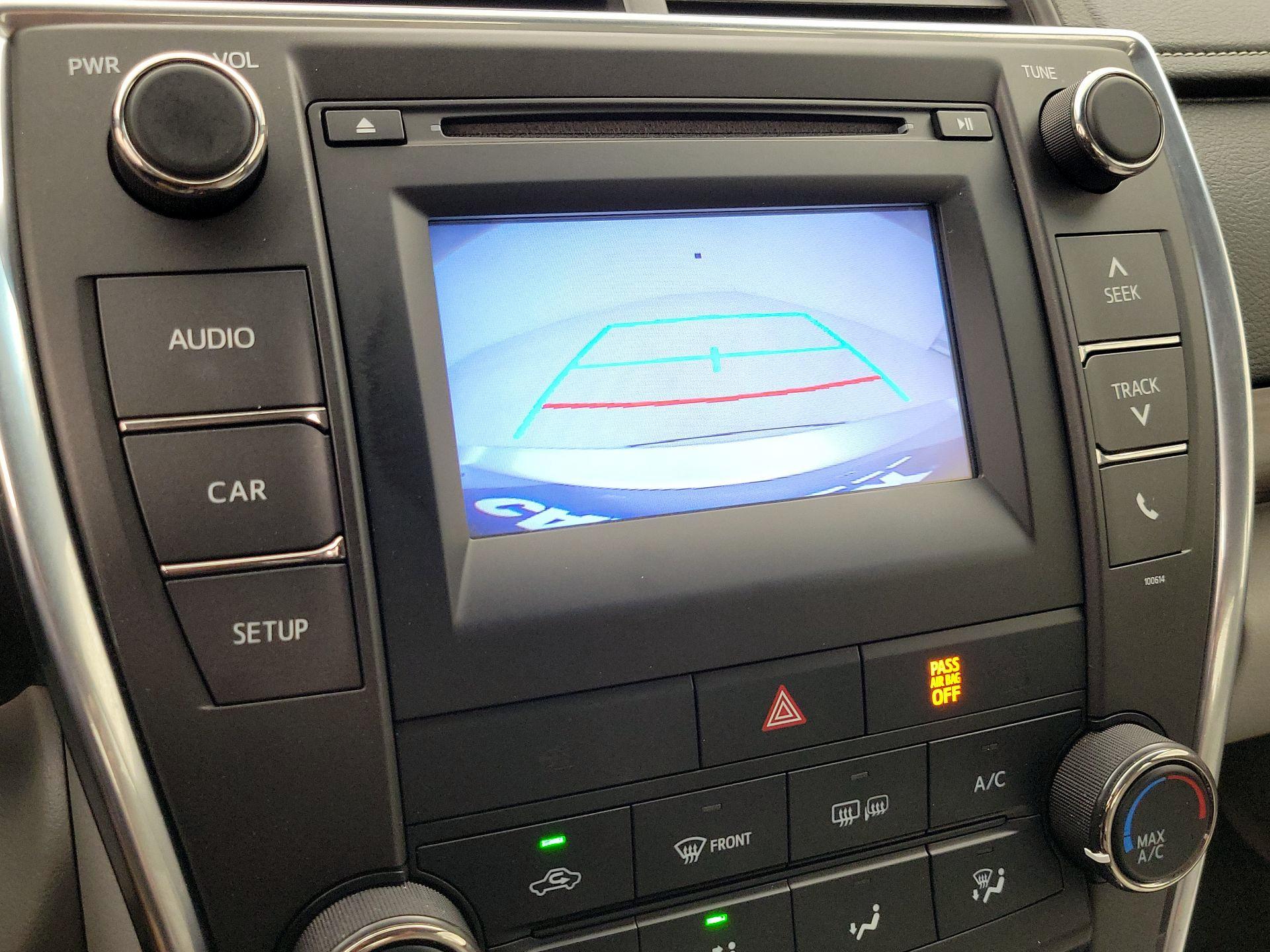 Thumbnail: 2016 Toyota Camry - 14