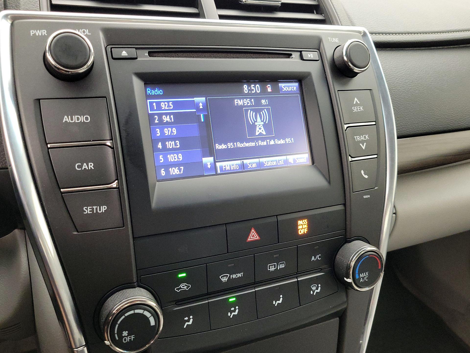 Thumbnail: 2016 Toyota Camry - 15