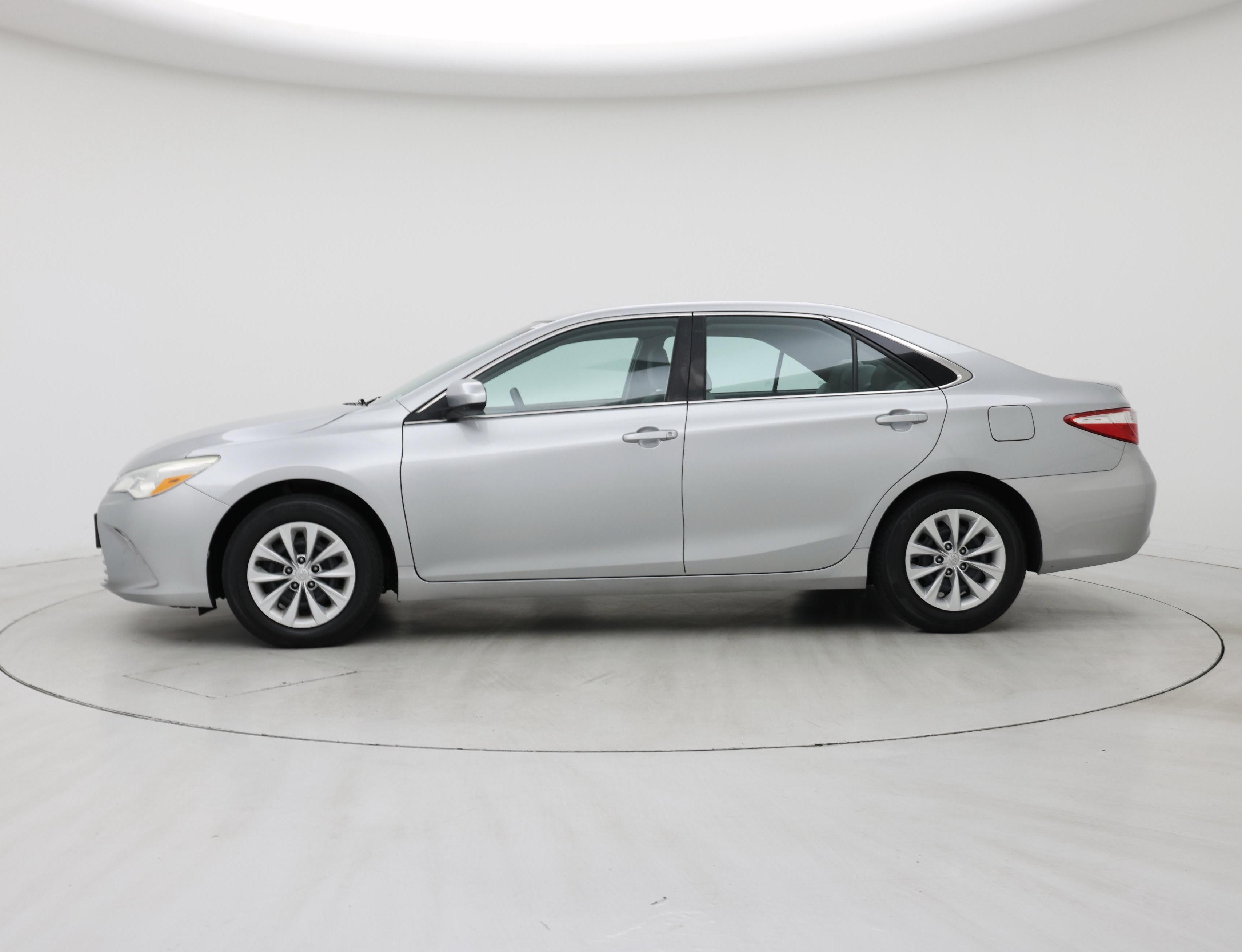 Thumbnail: 2016 Toyota Camry - 3