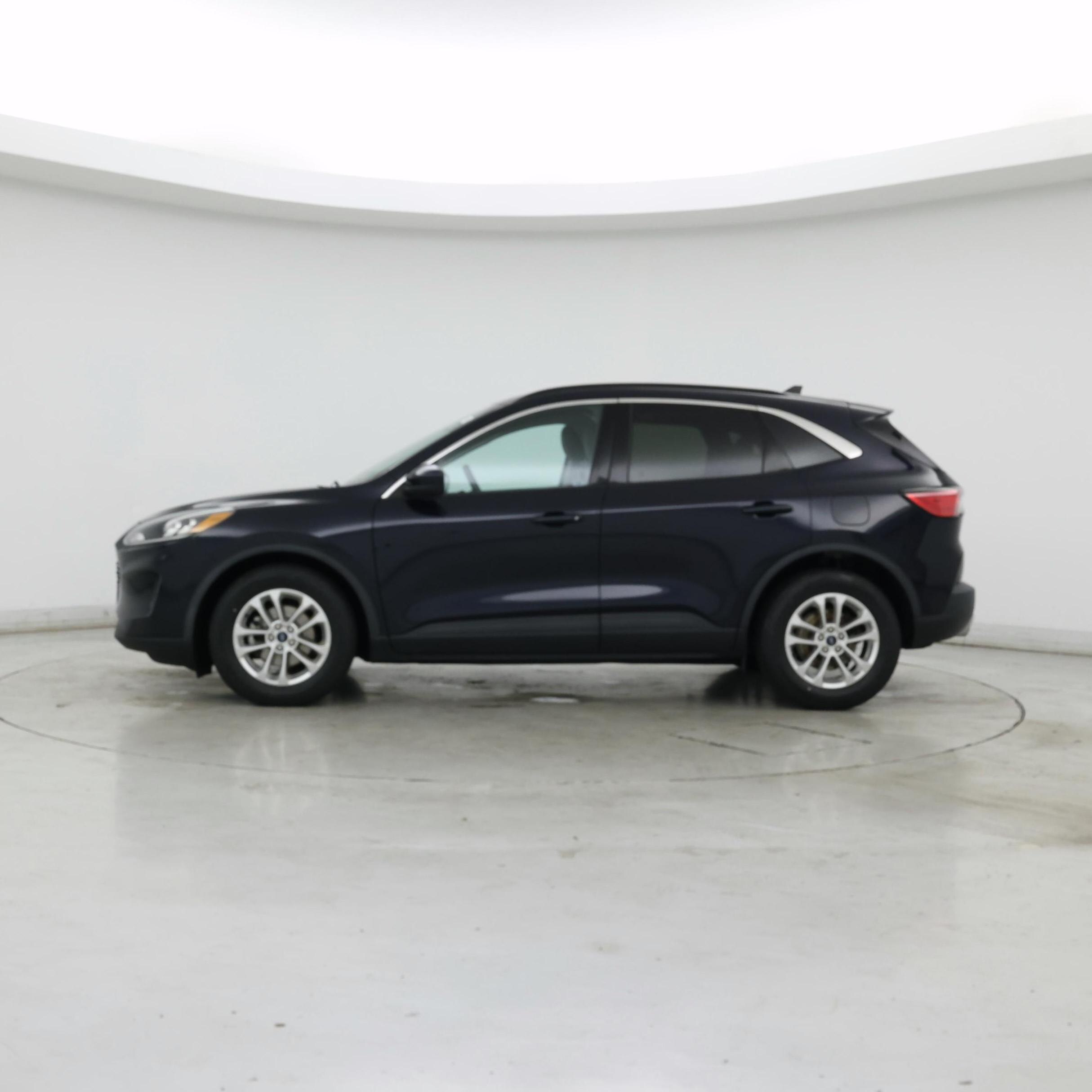 Thumbnail: 2021 Ford Escape - 3