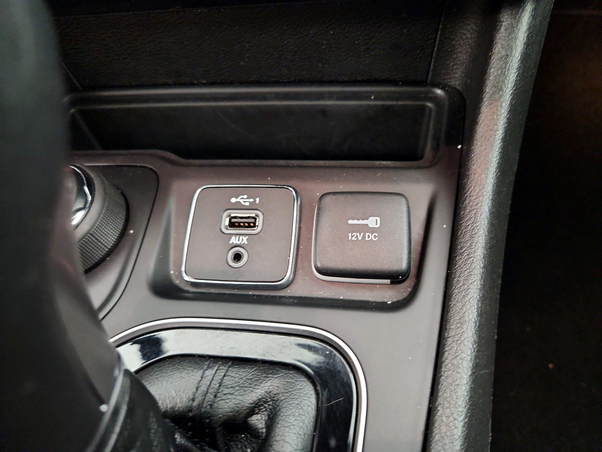 Thumbnail: 2021 Jeep Cherokee - 18
