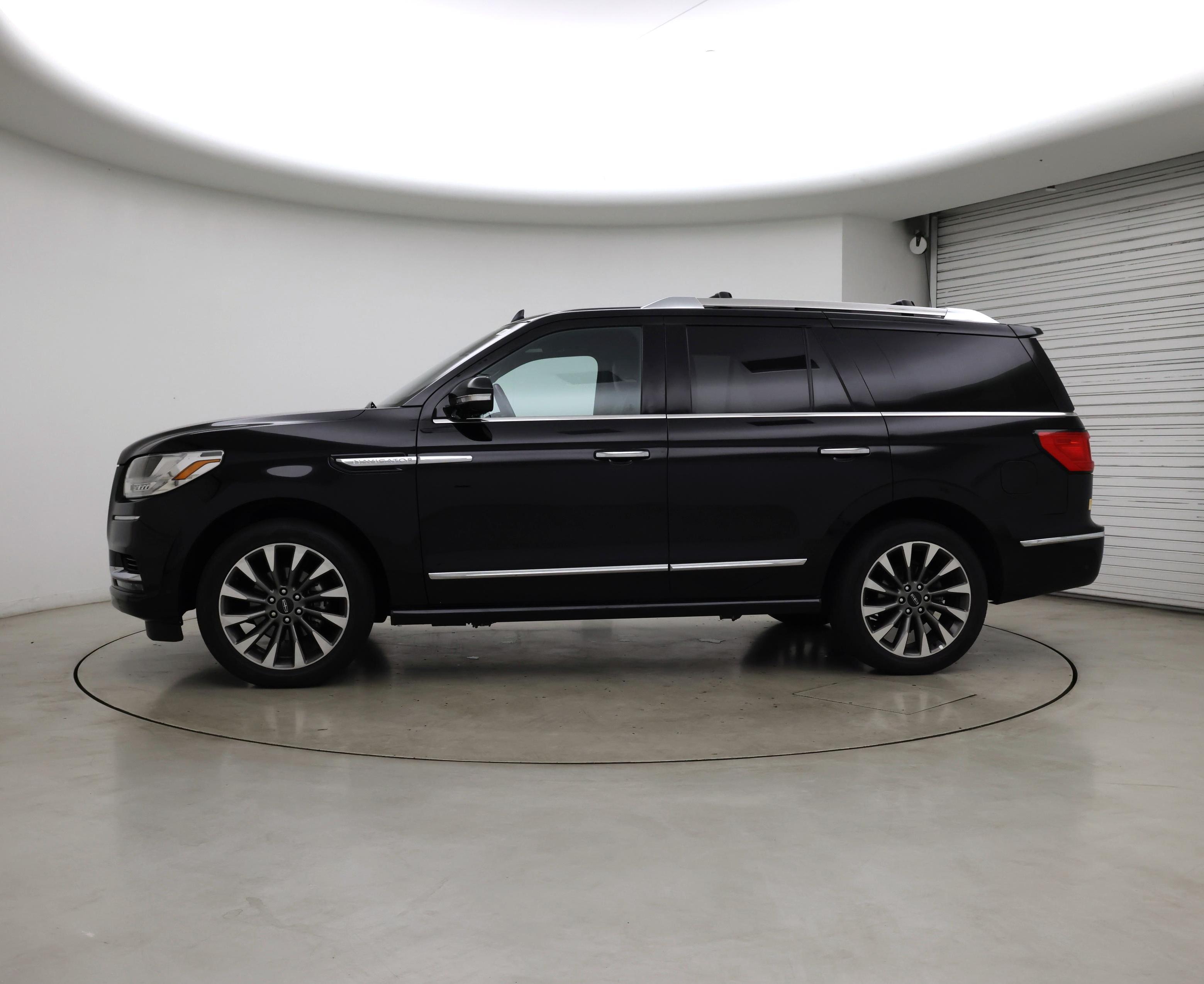 Thumbnail: 2018 Lincoln Navigator - 3
