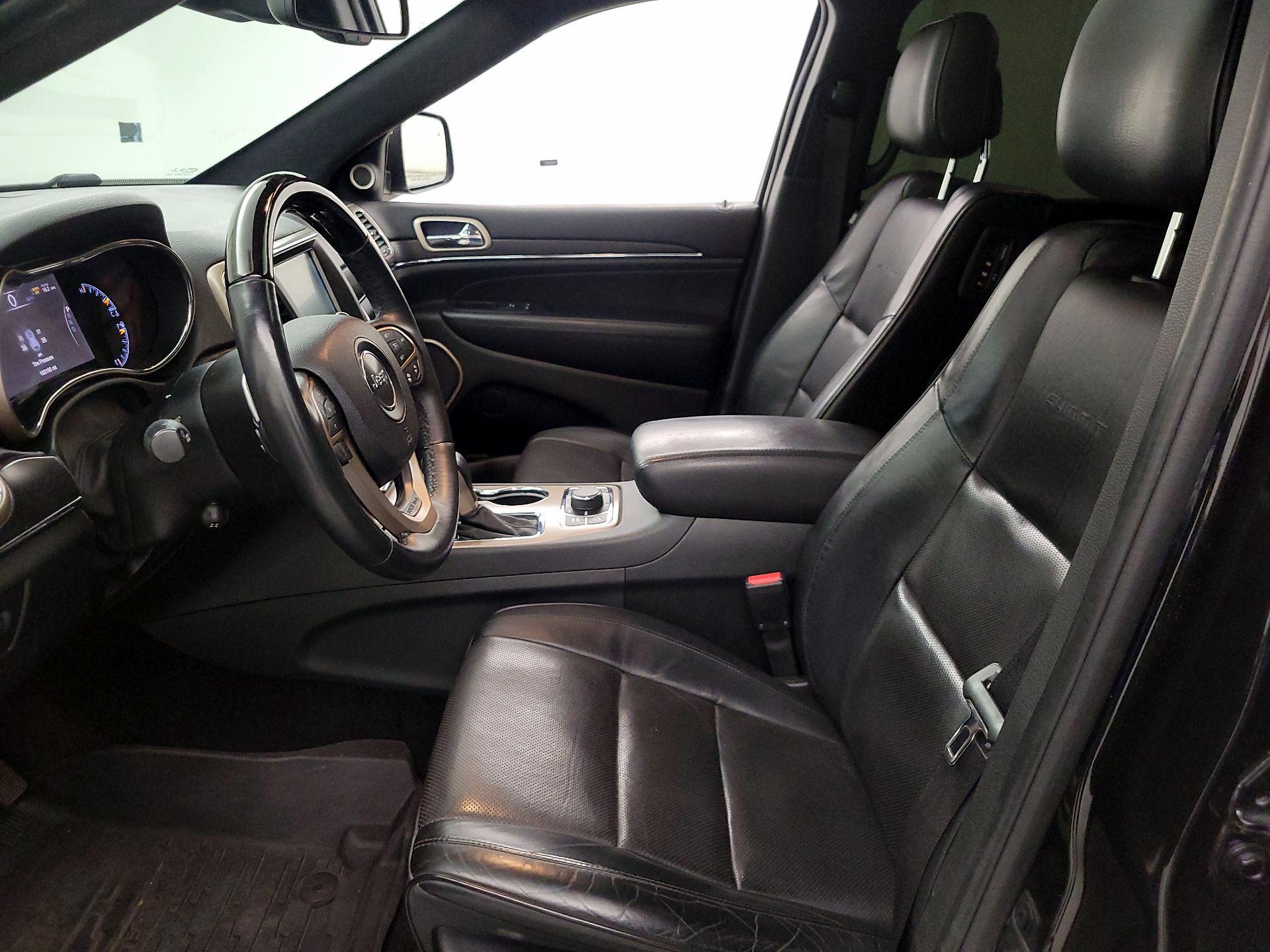 Thumbnail: 2016 Jeep Grand Cherokee - 11