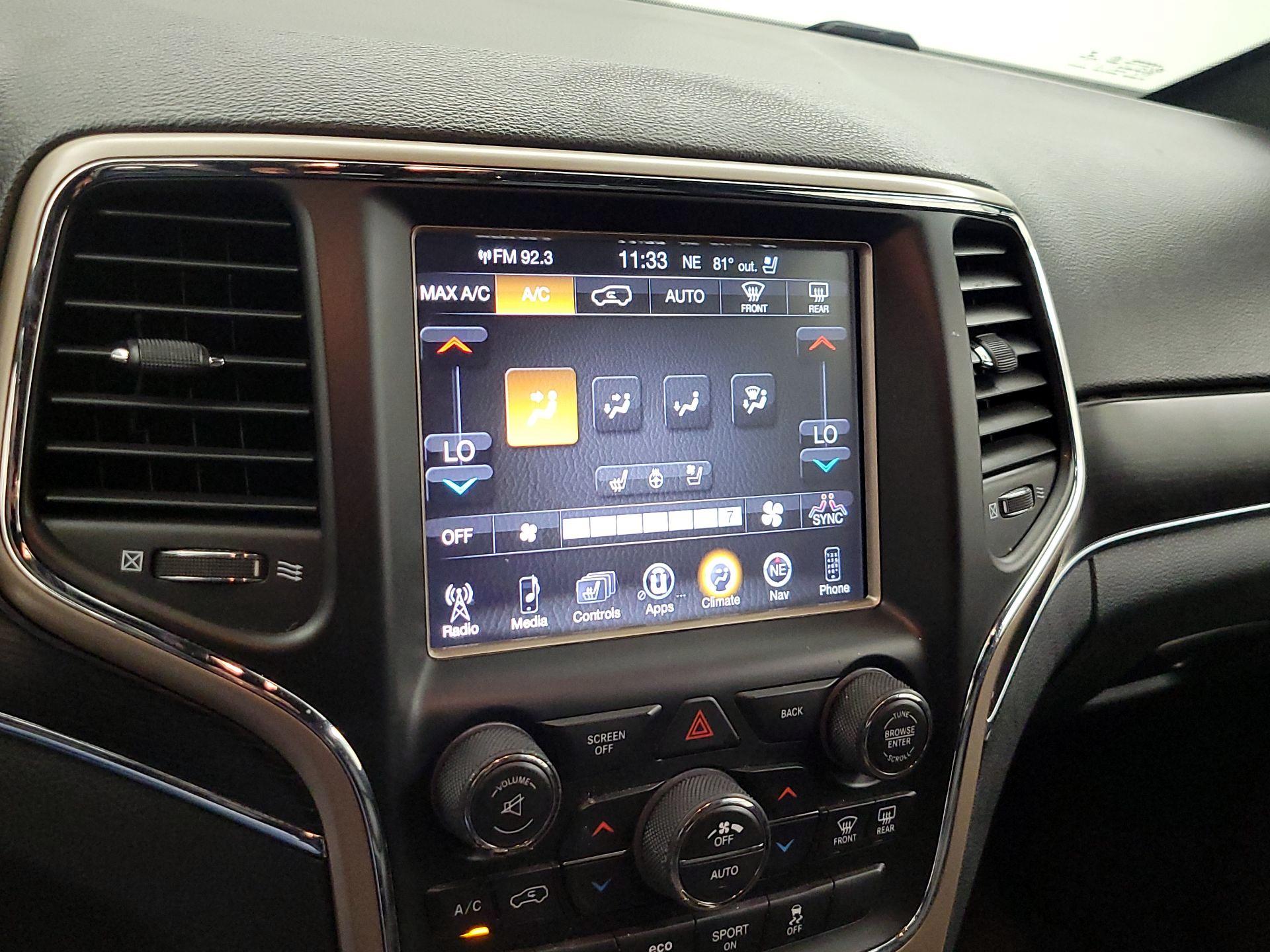 Thumbnail: 2016 Jeep Grand Cherokee - 17