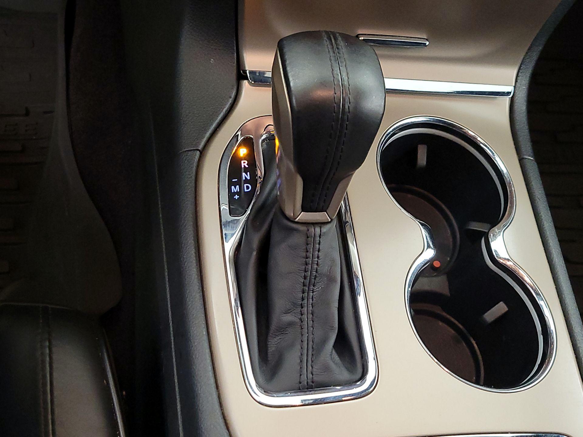 Thumbnail: 2016 Jeep Grand Cherokee - 18