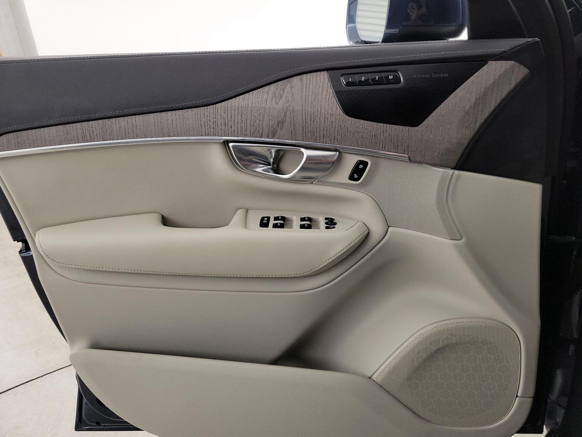 Thumbnail: 2021 Volvo XC90 - 12