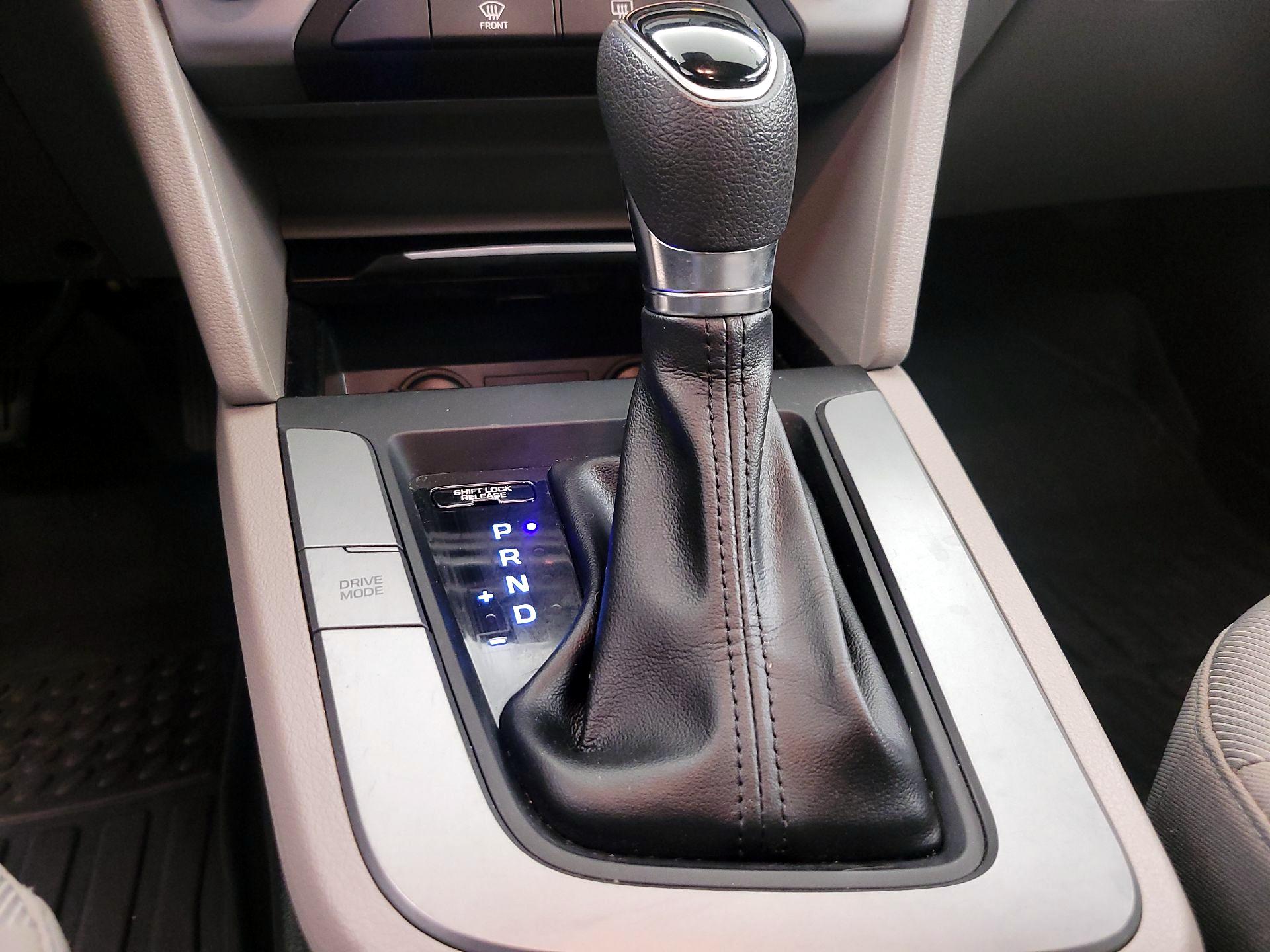 Thumbnail: 2018 Hyundai Elantra - 17