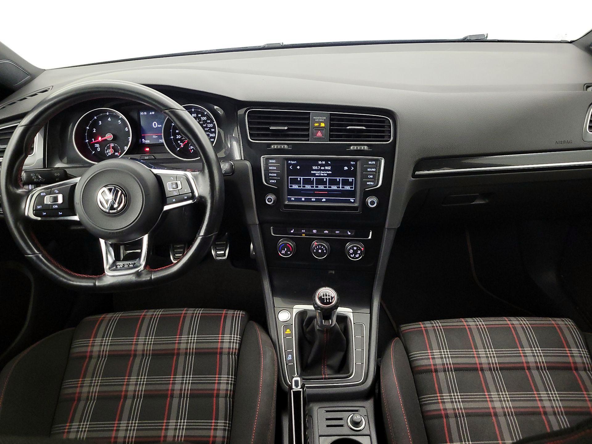Thumbnail: 2017 Volkswagen Golf - 9