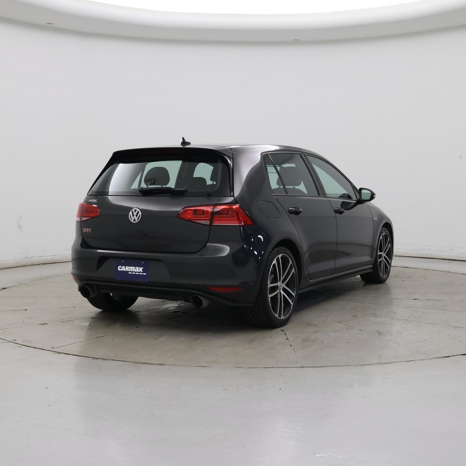 Thumbnail: 2017 Volkswagen Golf - 8