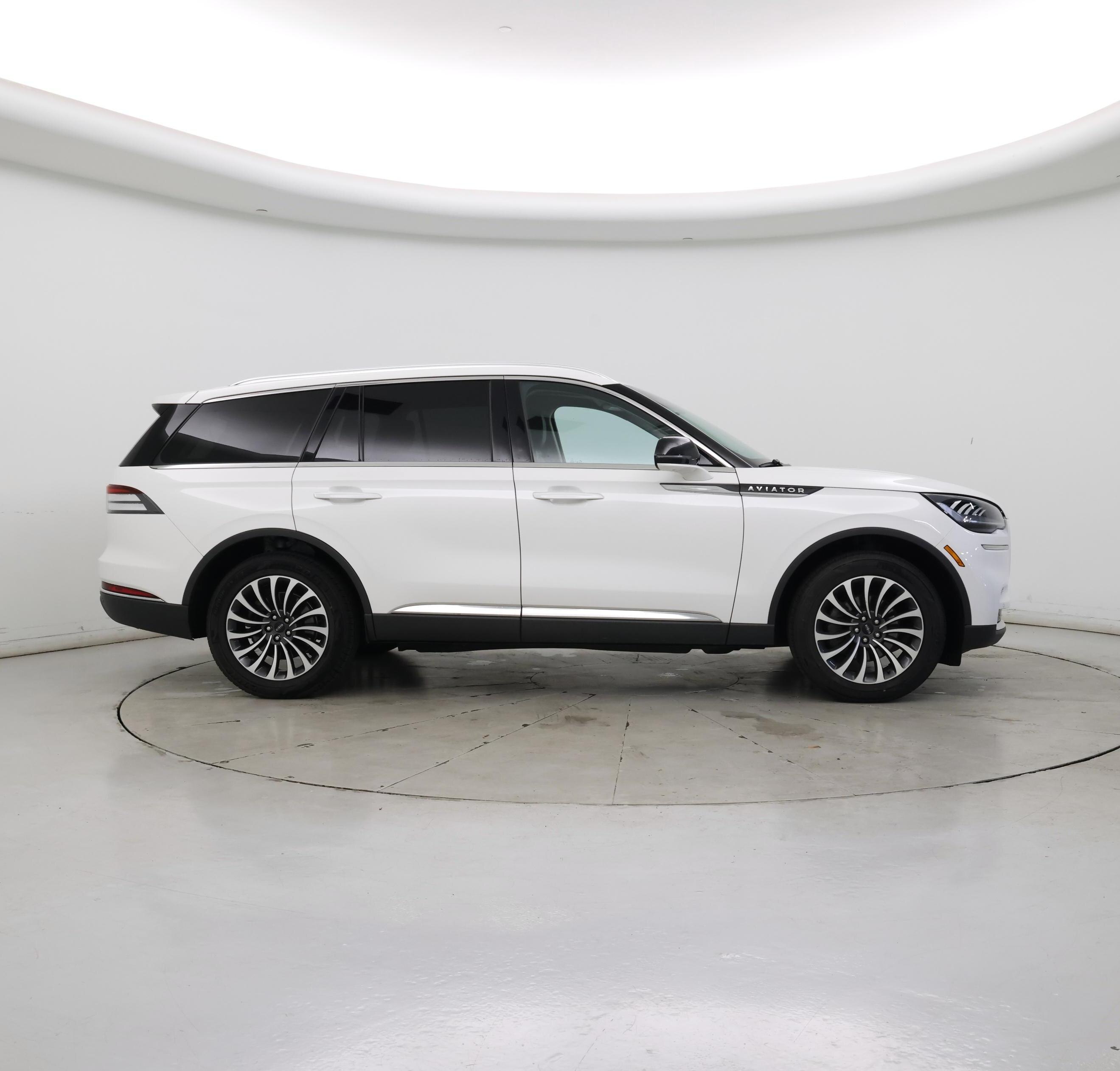 Thumbnail: 2022 Lincoln Aviator - 7
