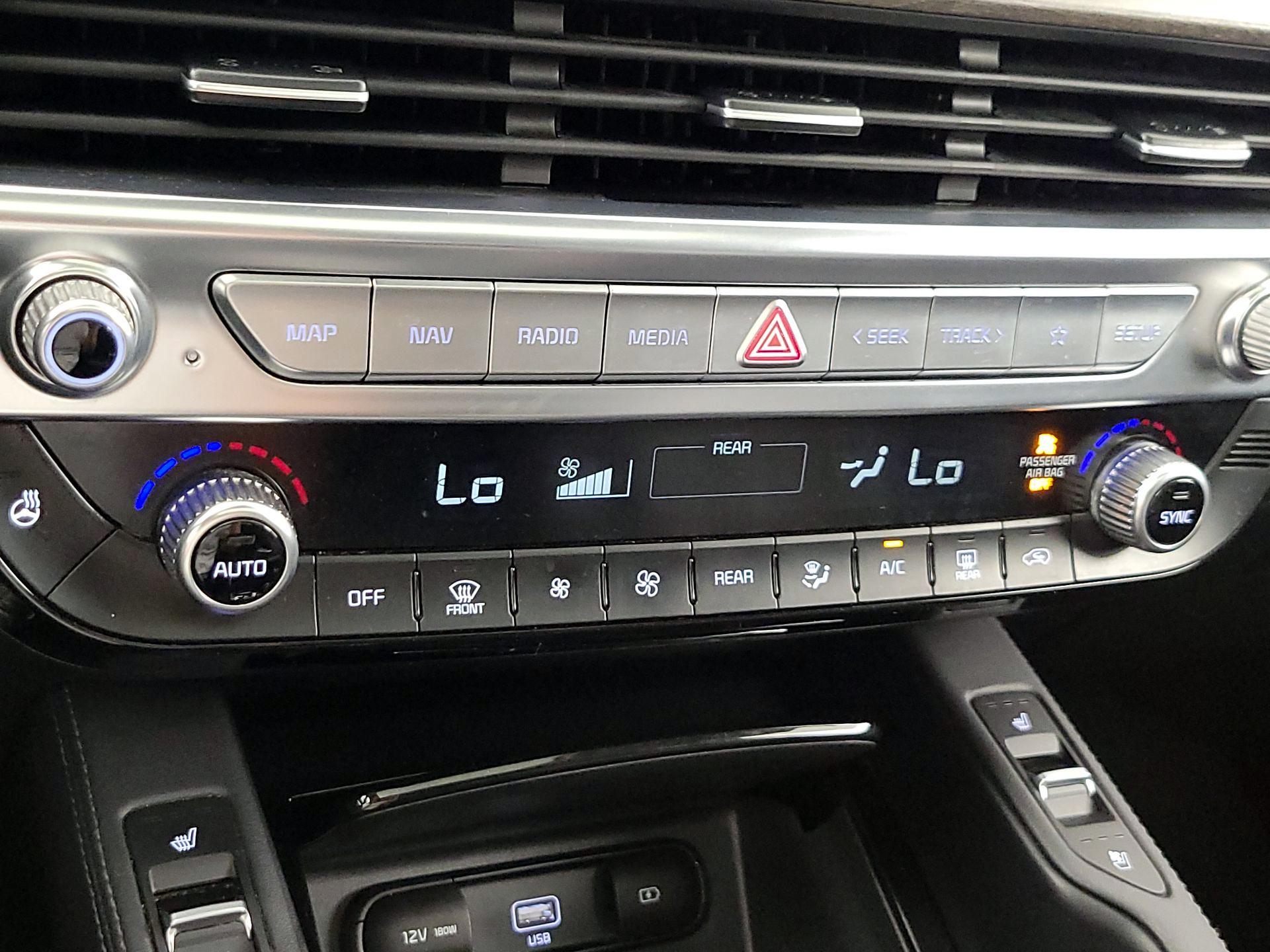 Thumbnail: 2020 Kia Telluride - 17