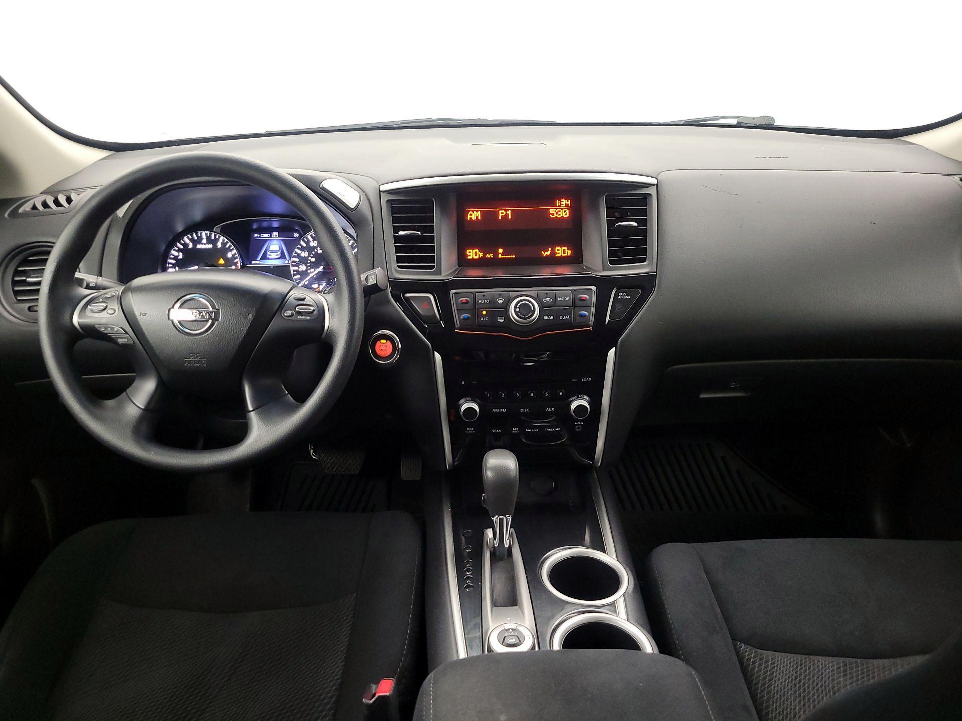Thumbnail: 2016 Nissan Pathfinder - 9
