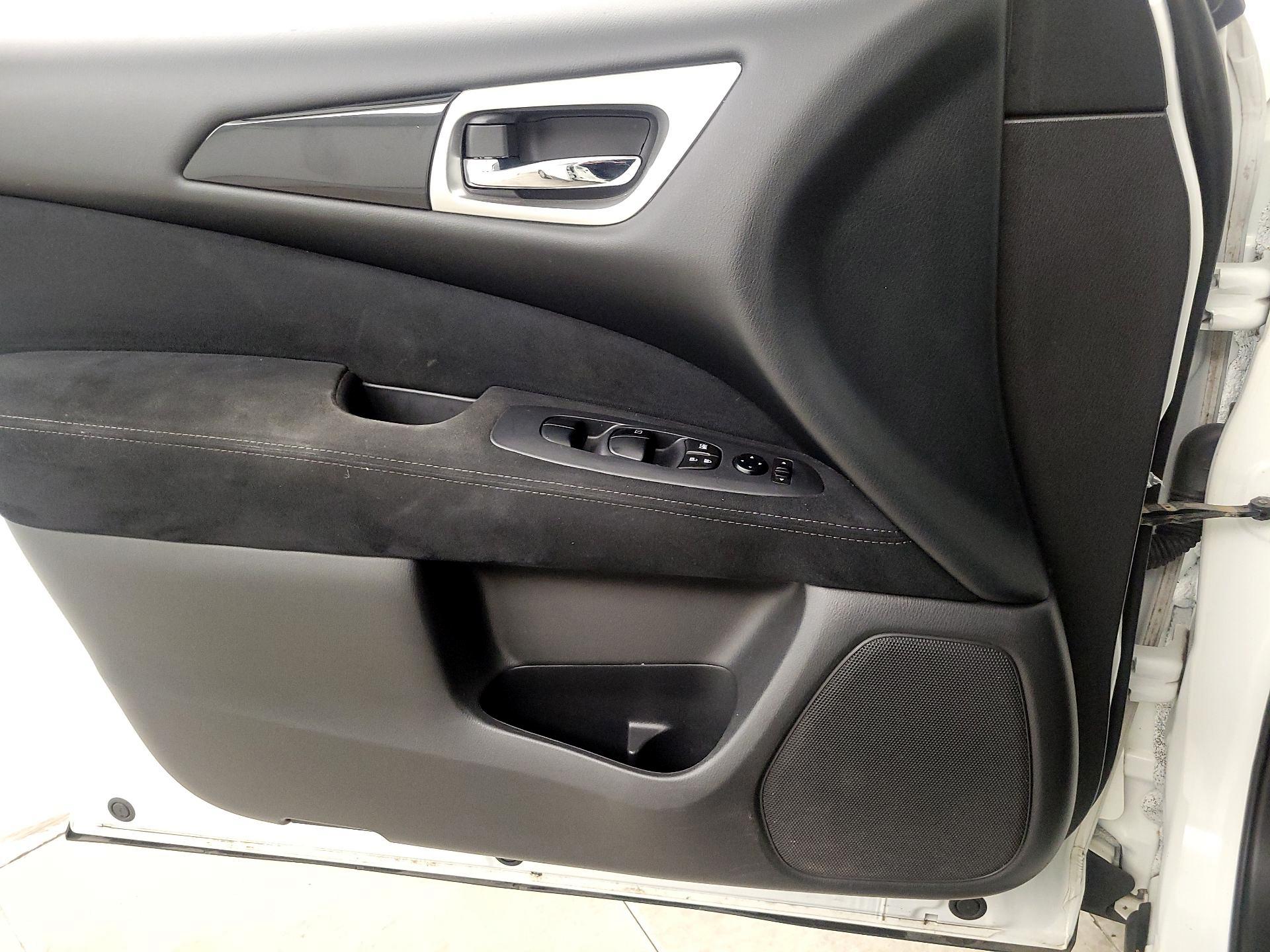 Thumbnail: 2016 Nissan Pathfinder - 12