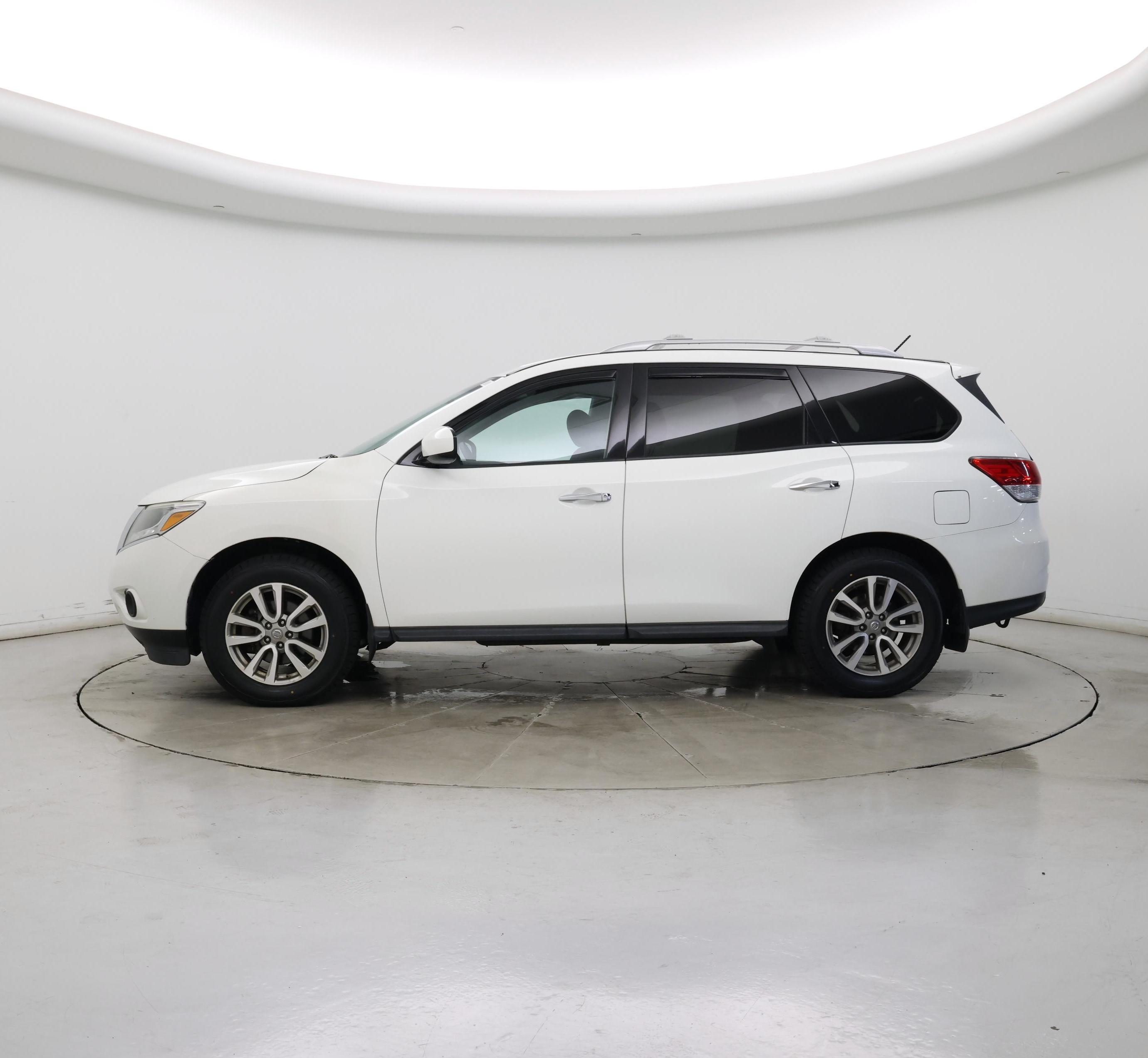 Thumbnail: 2016 Nissan Pathfinder - 3