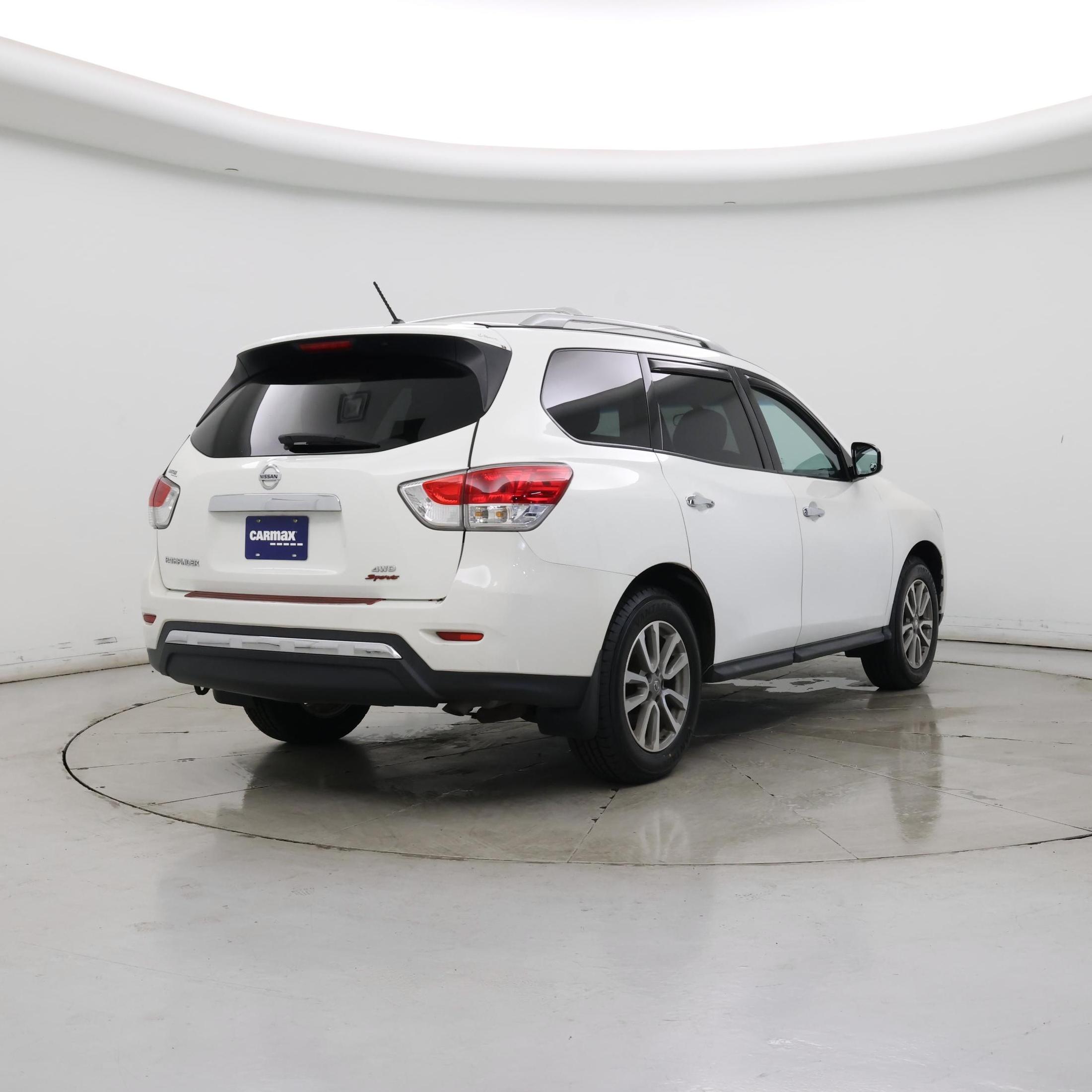 Thumbnail: 2016 Nissan Pathfinder - 8