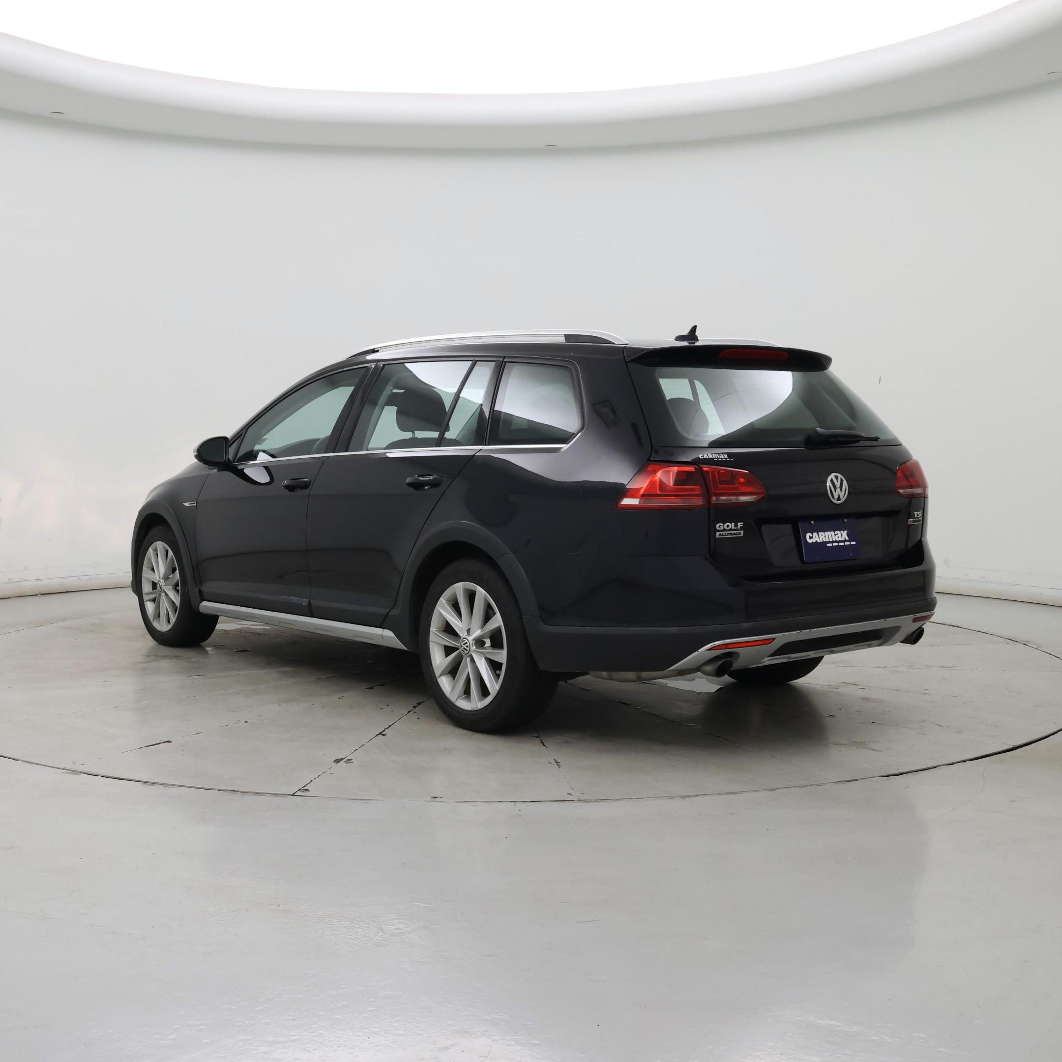 Thumbnail: 2017 Volkswagen Golf - 2