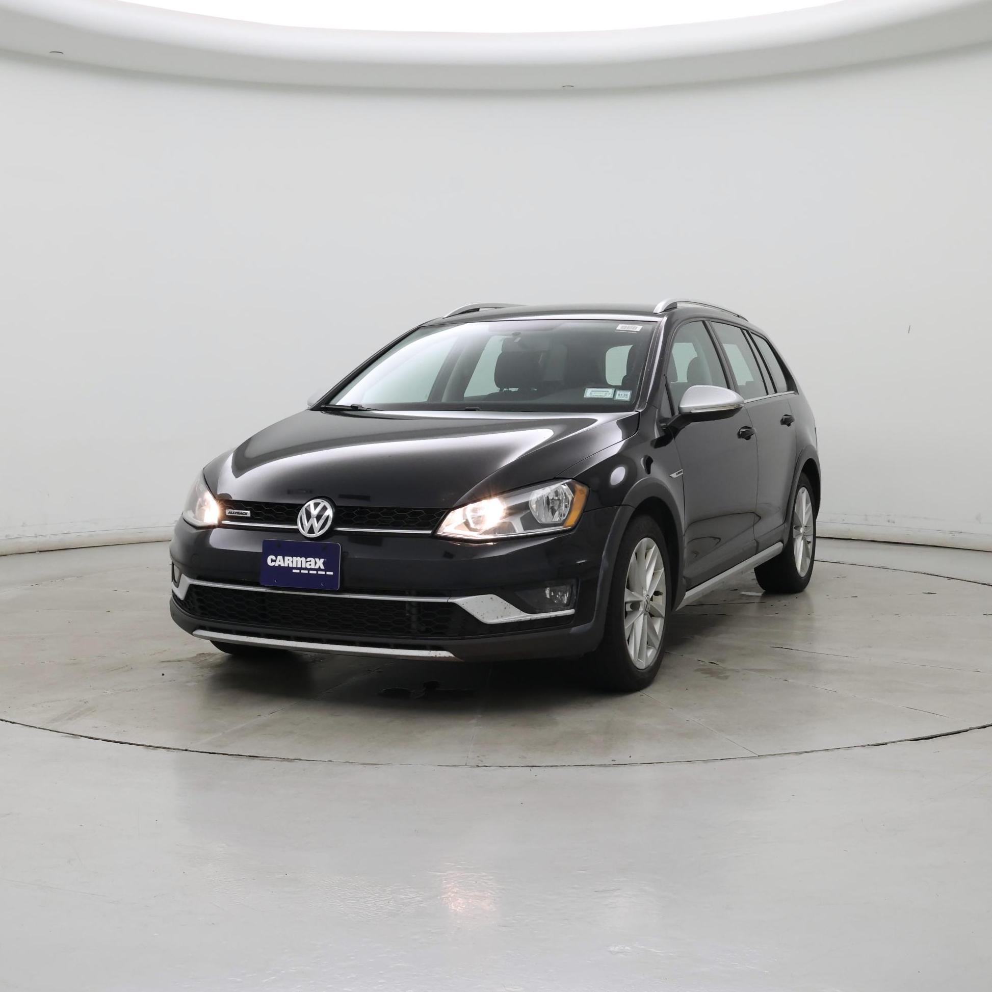 Thumbnail: 2017 Volkswagen Golf - 4