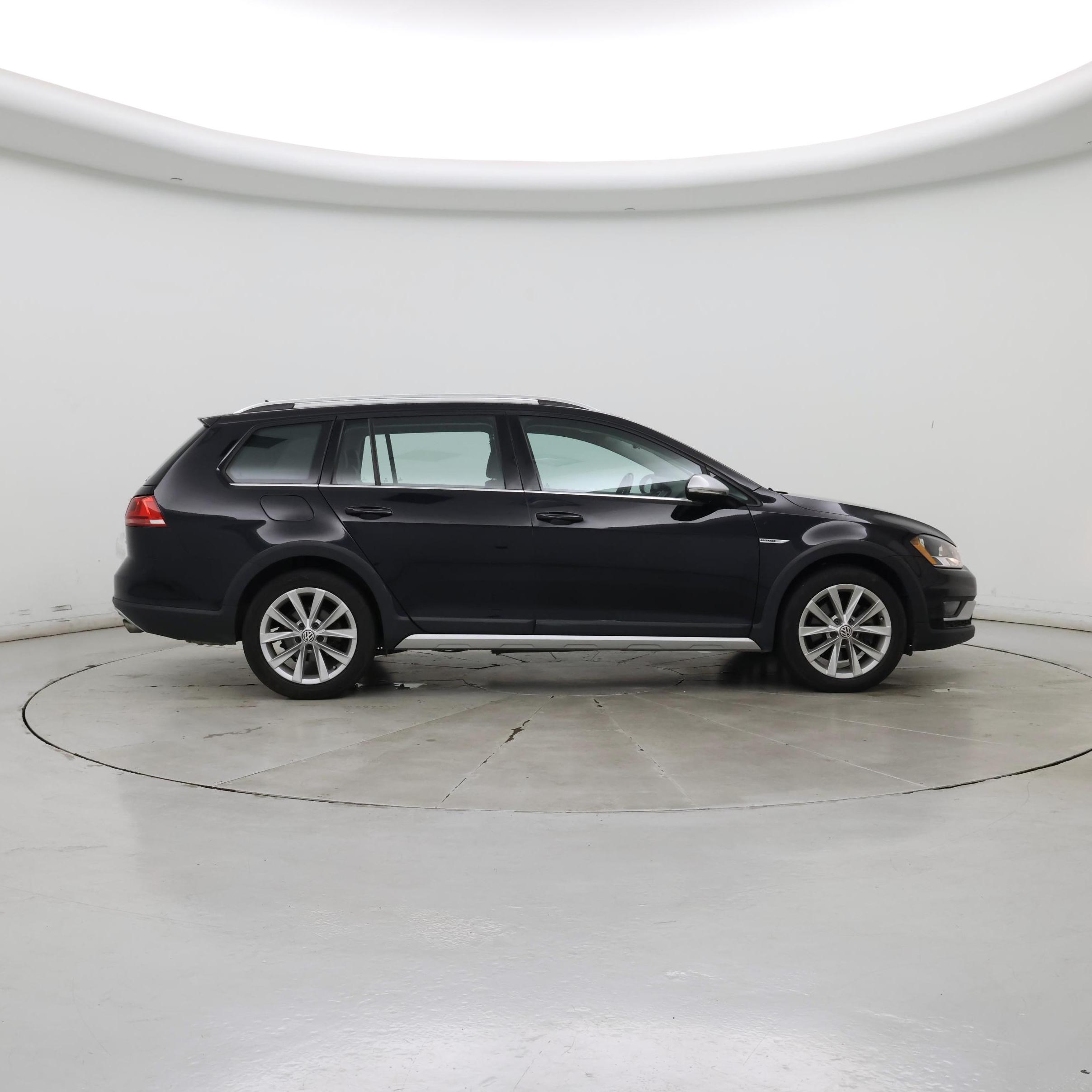 Thumbnail: 2017 Volkswagen Golf - 7