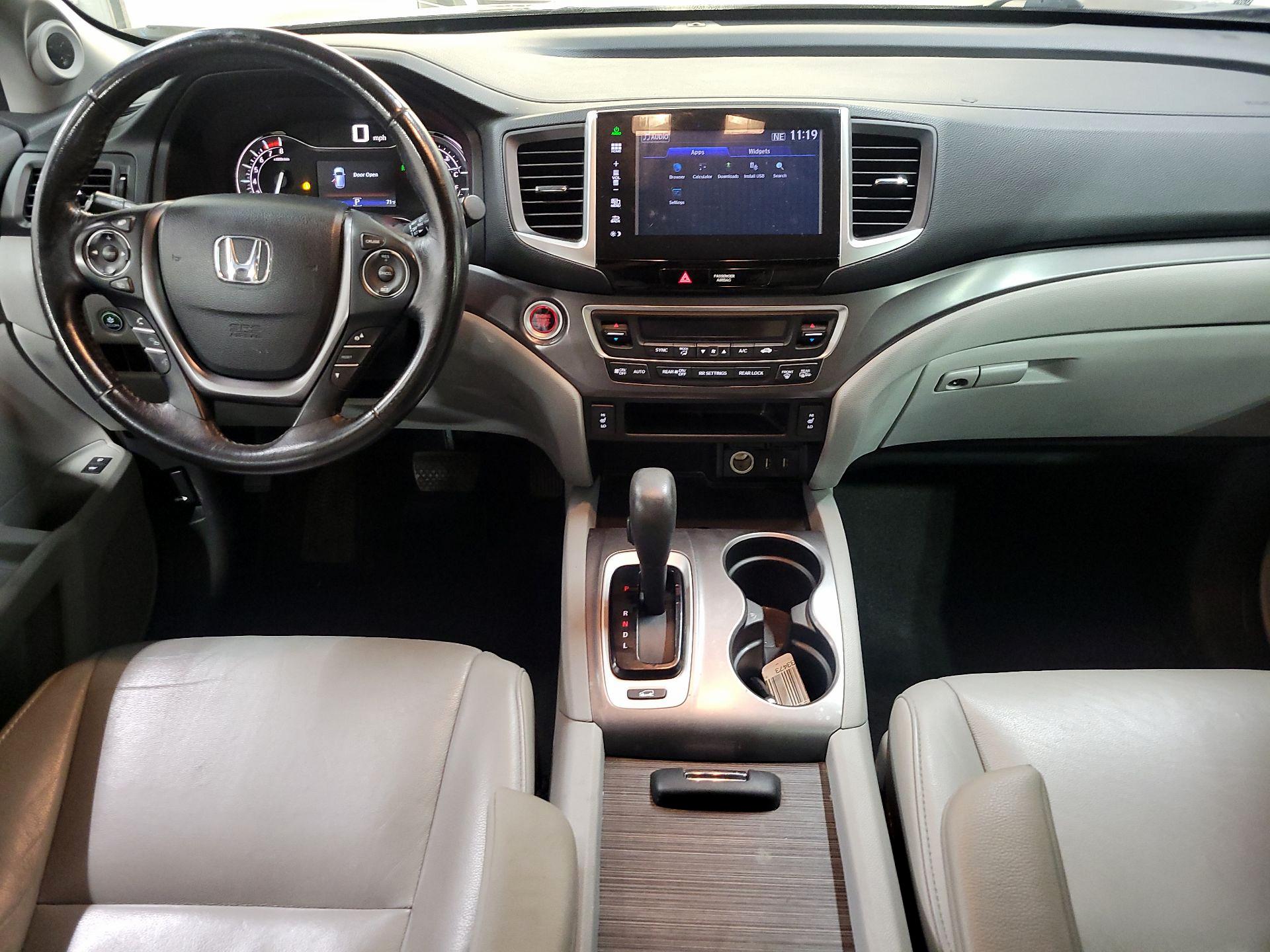Thumbnail: 2016 Honda Pilot - 9