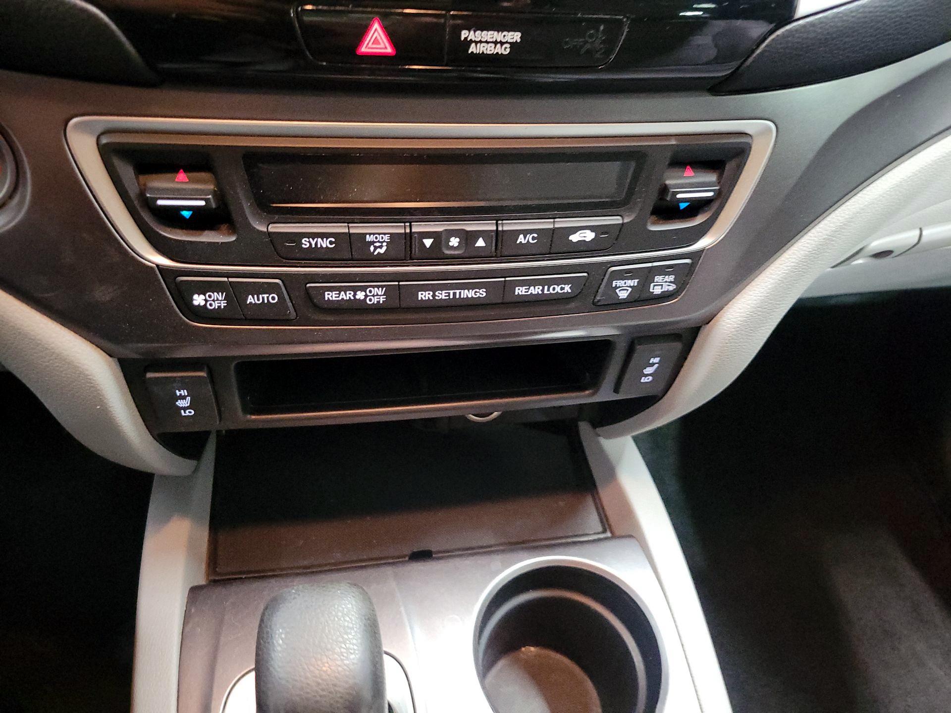 Thumbnail: 2016 Honda Pilot - 16