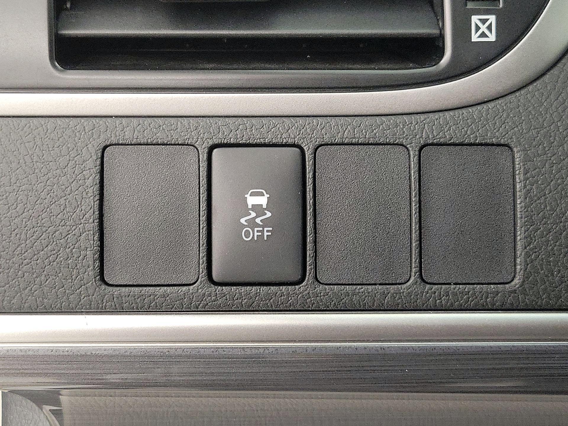 Thumbnail: 2014 Toyota Camry - 13